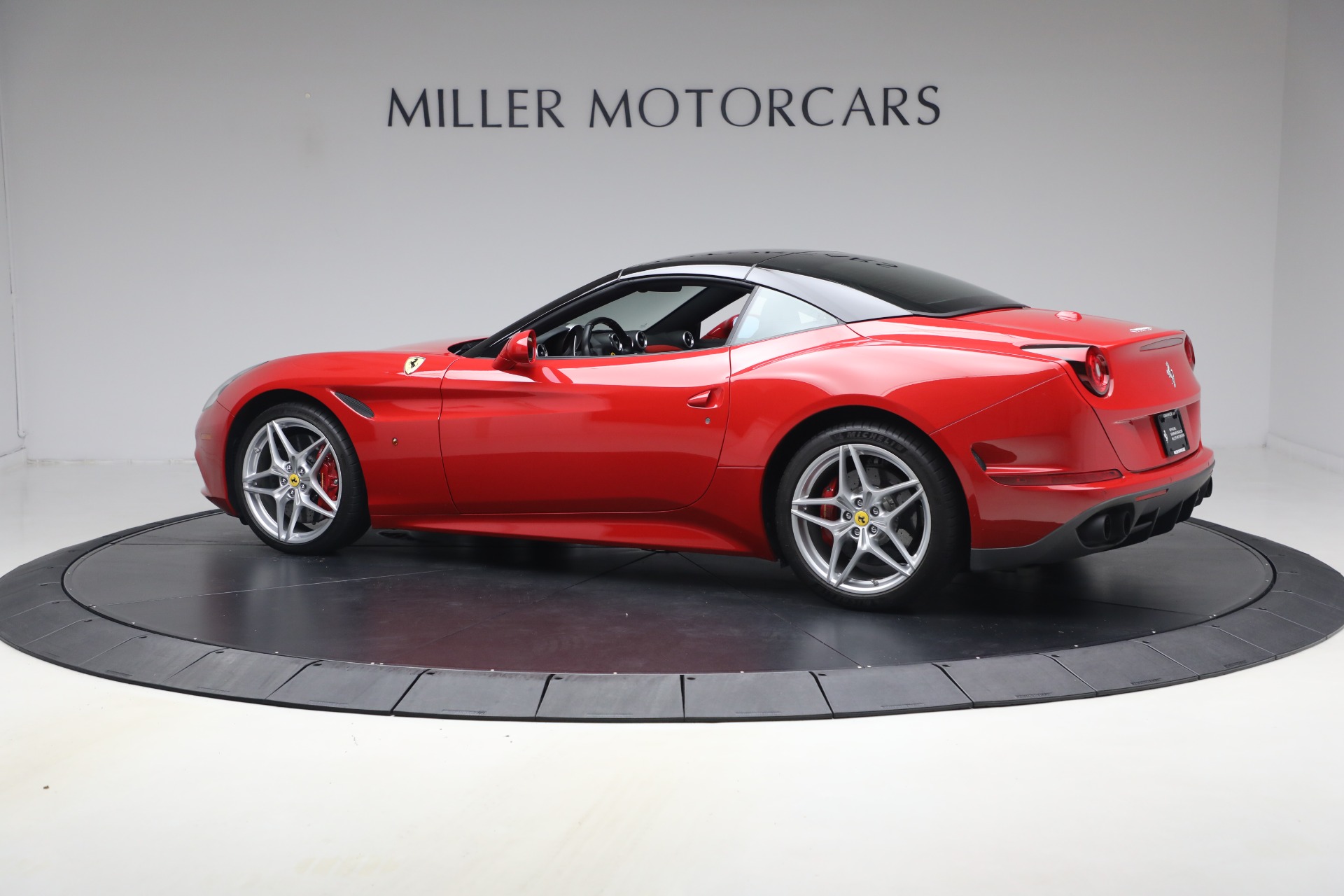 Used-2017-Ferrari-California-T