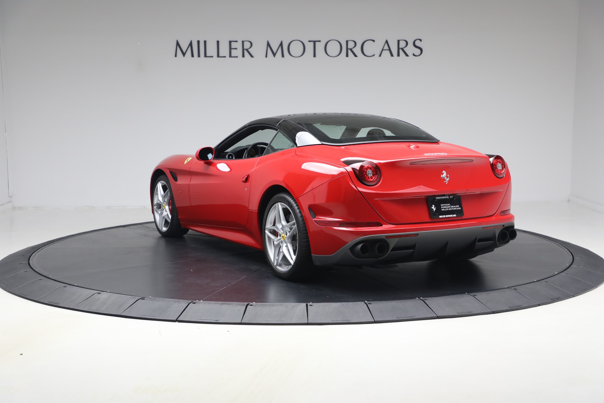Used-2017-Ferrari-California-T