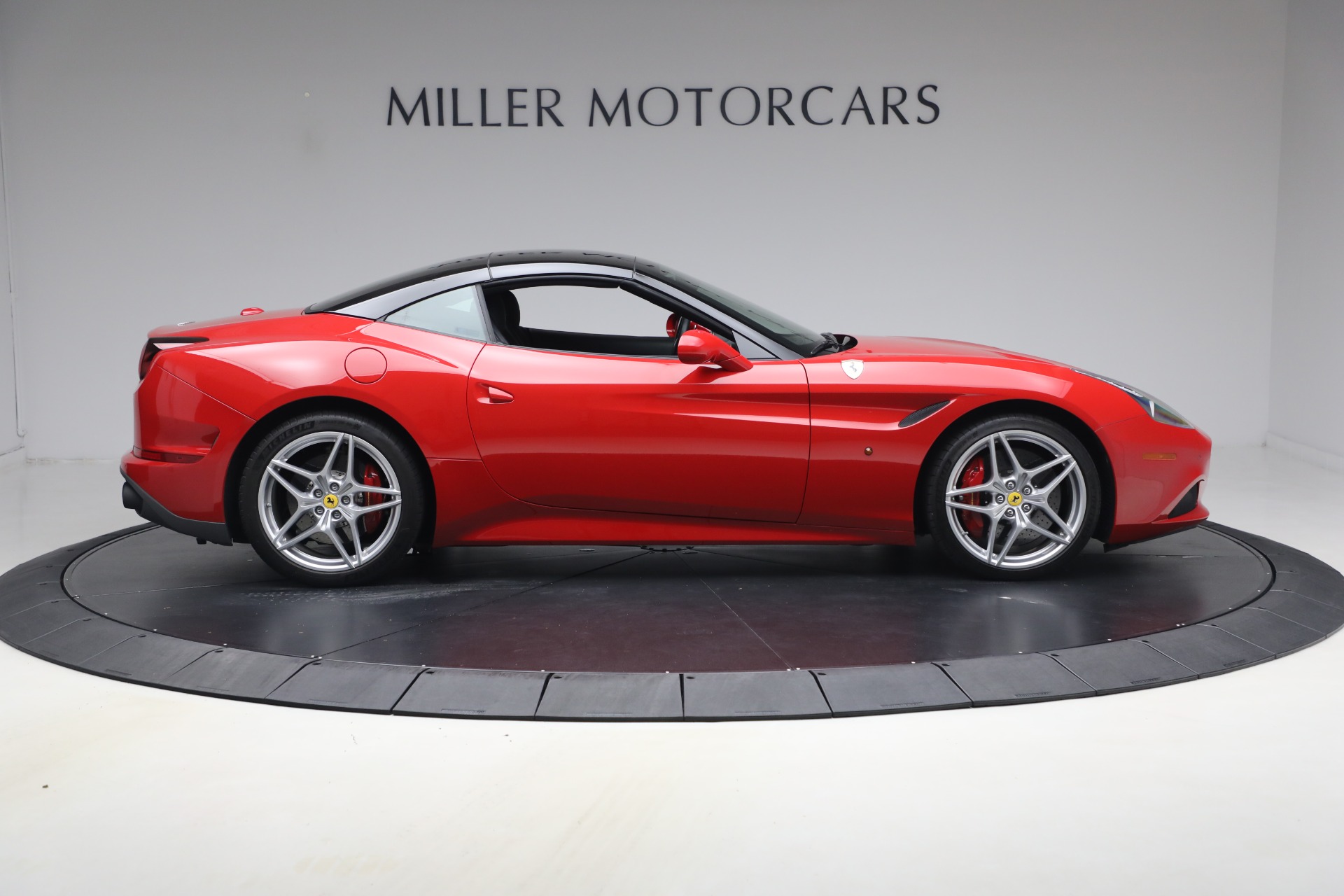 Used-2017-Ferrari-California-T