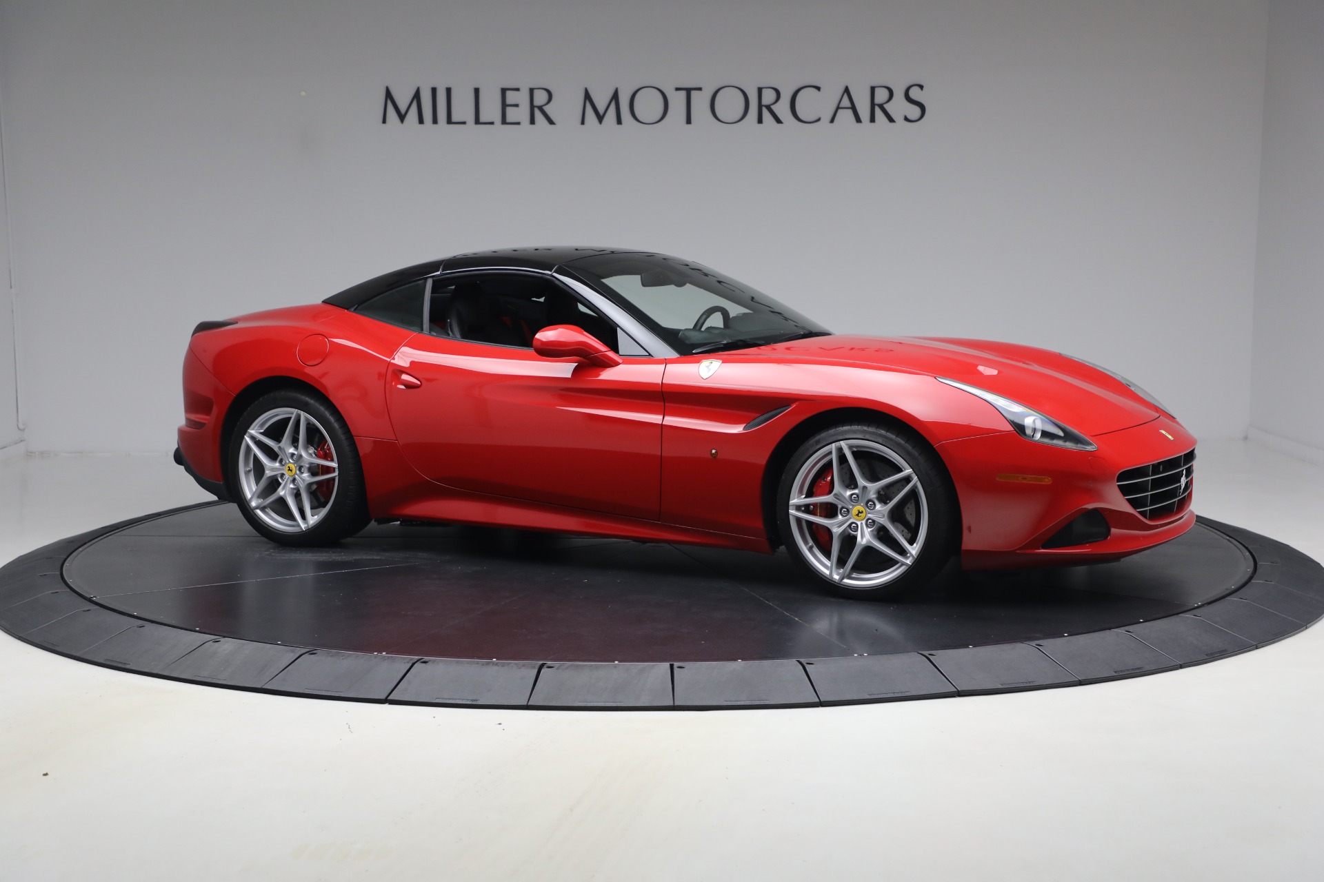 Used-2017-Ferrari-California-T