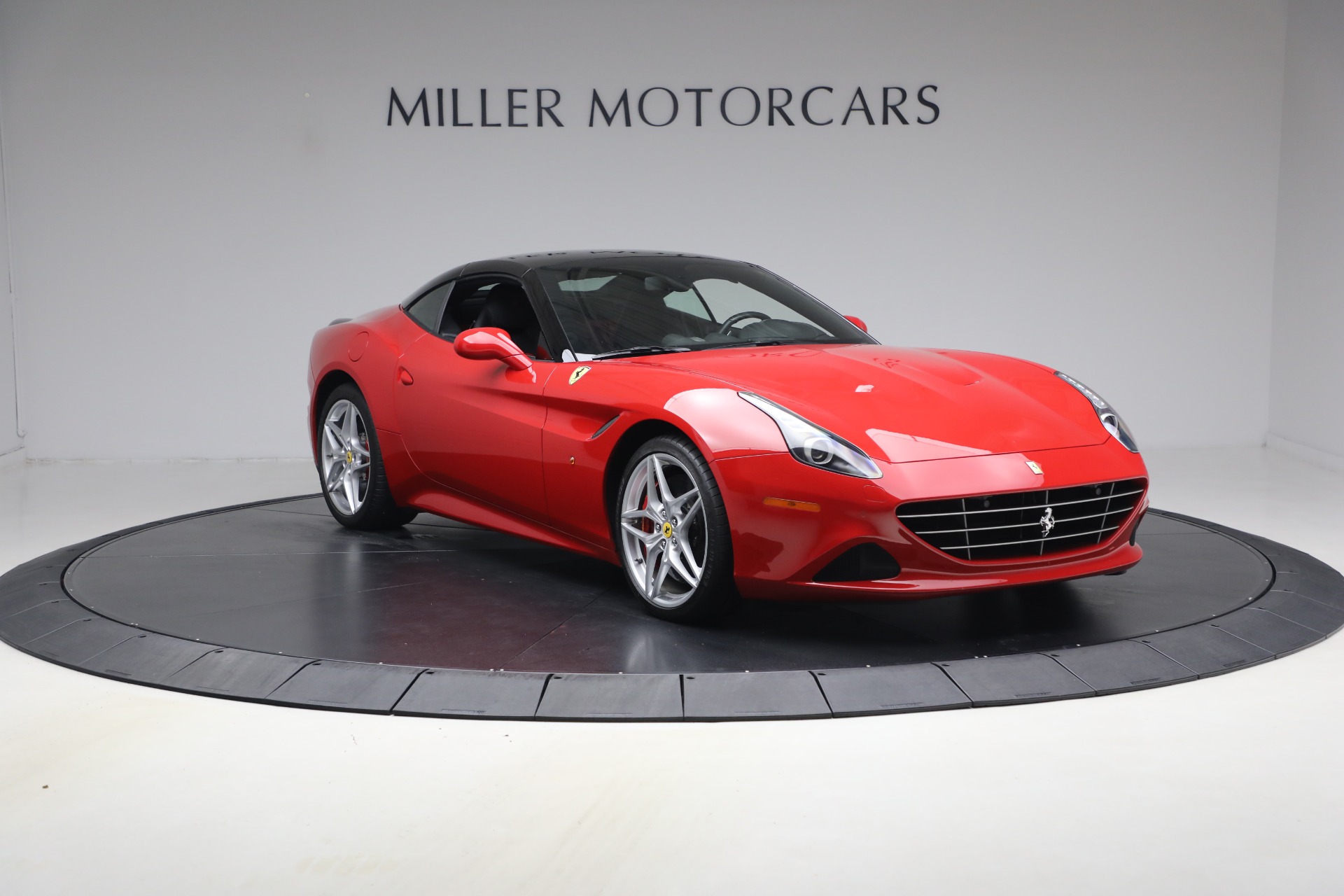 Used-2017-Ferrari-California-T