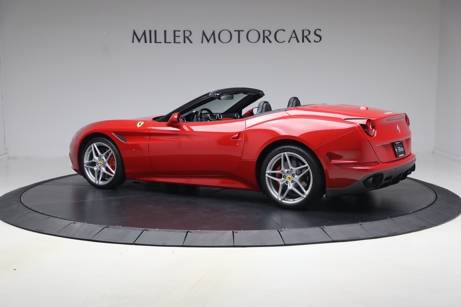 Used-2017-Ferrari-California-T