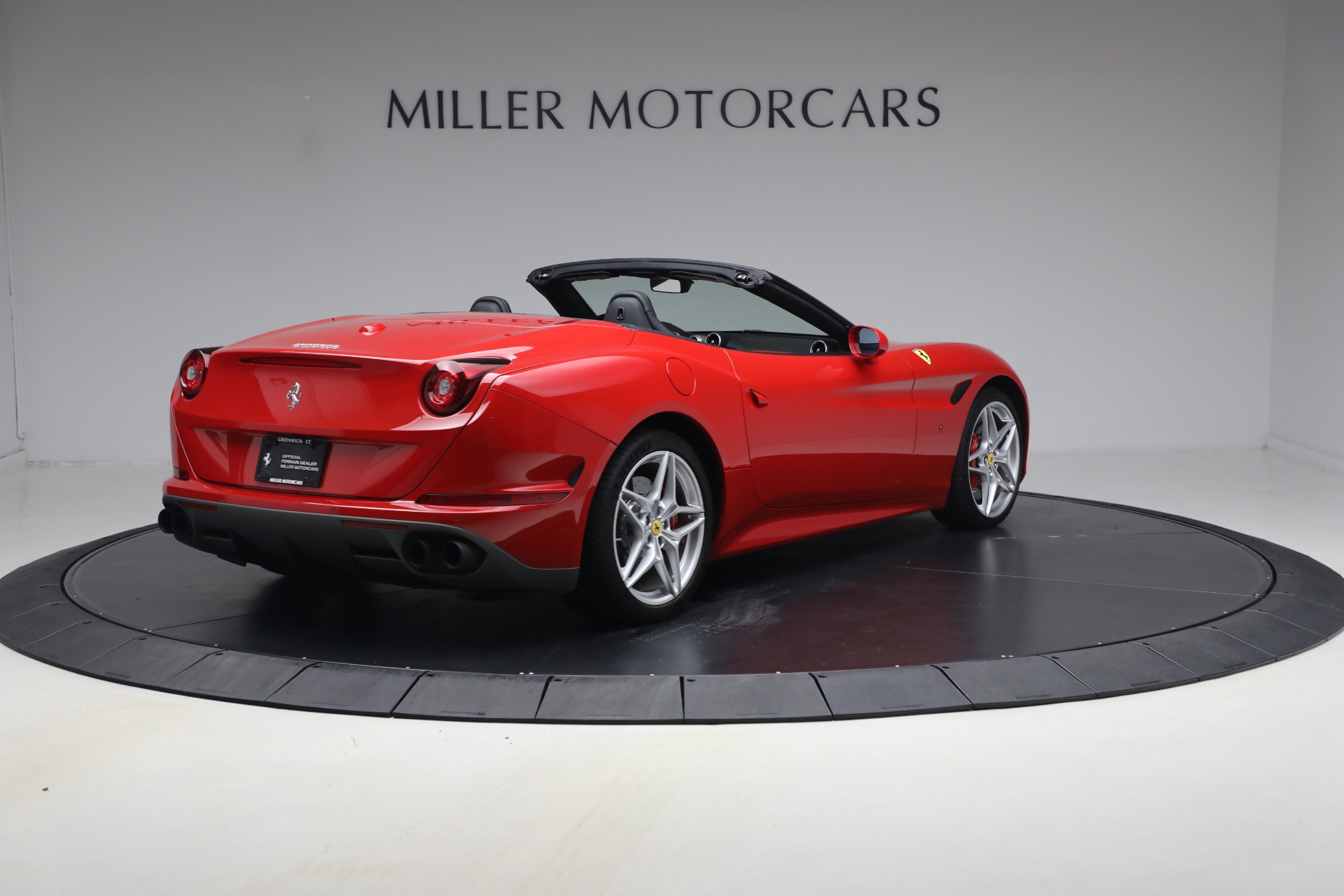 Used-2017-Ferrari-California-T