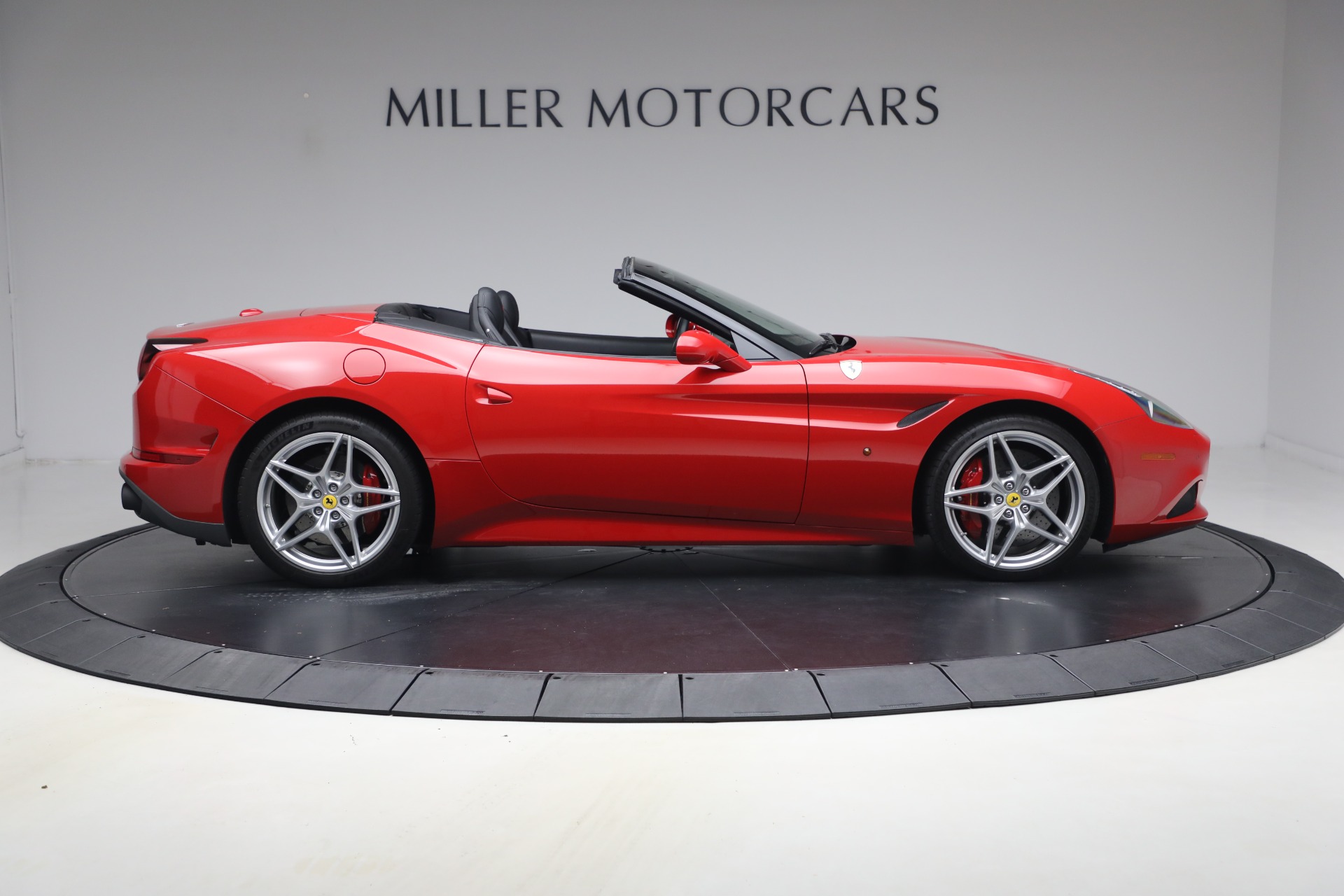 Used-2017-Ferrari-California-T