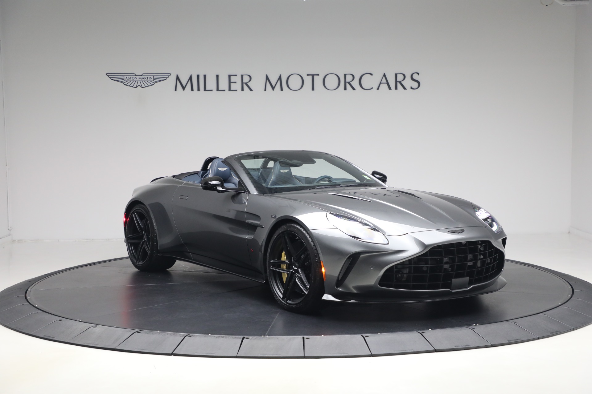 New-2026-Aston-Martin-Vantage-S-Roadster