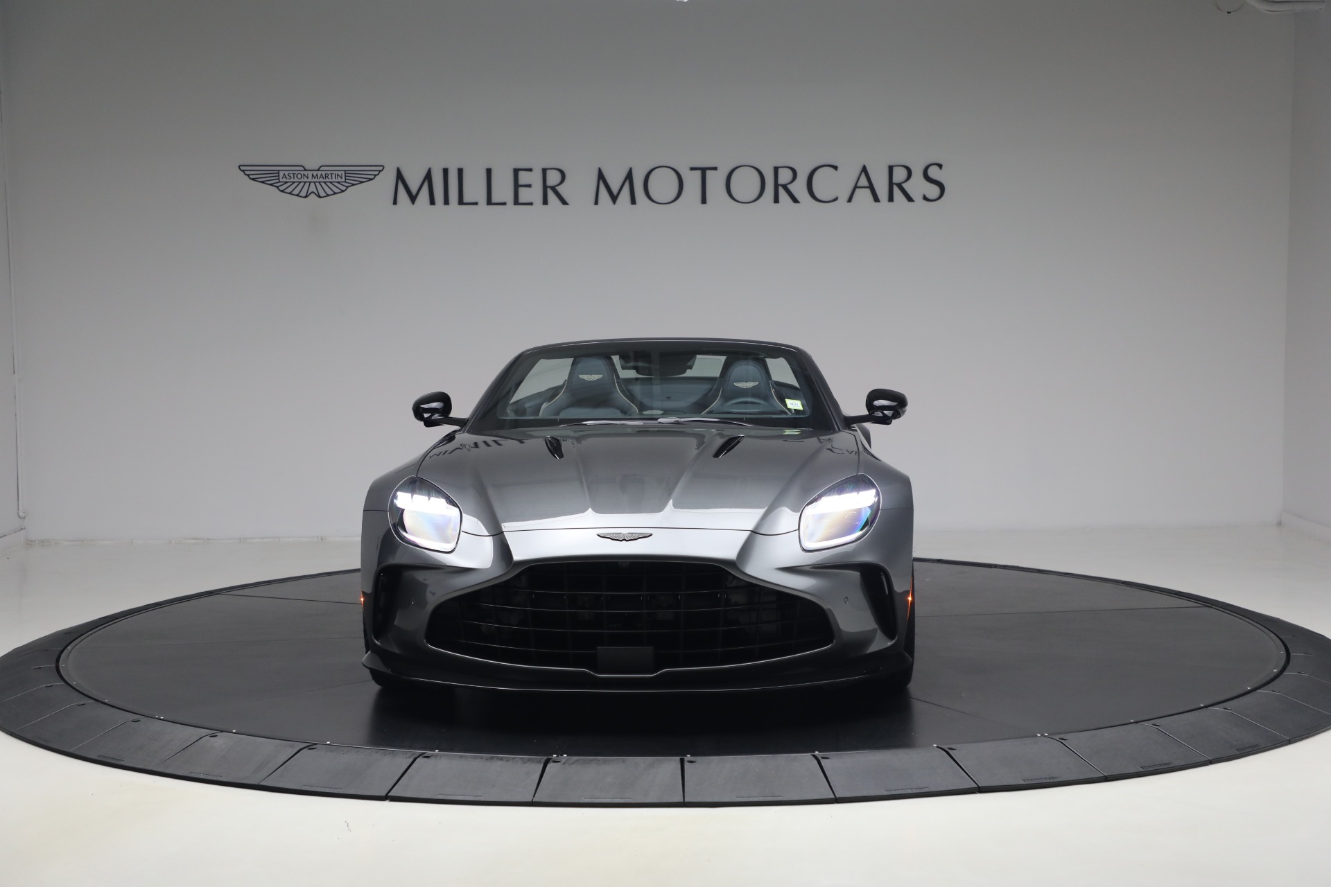 New-2026-Aston-Martin-Vantage-S-Roadster