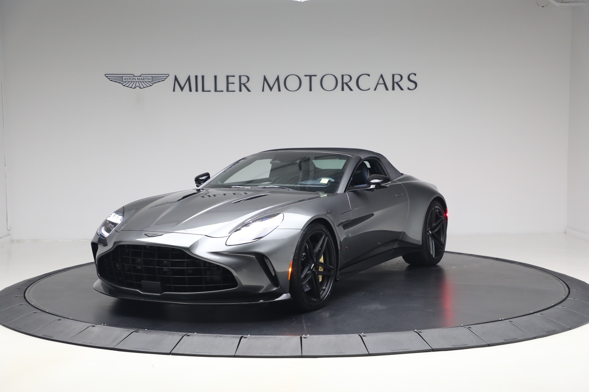 New-2026-Aston-Martin-Vantage-S-Roadster