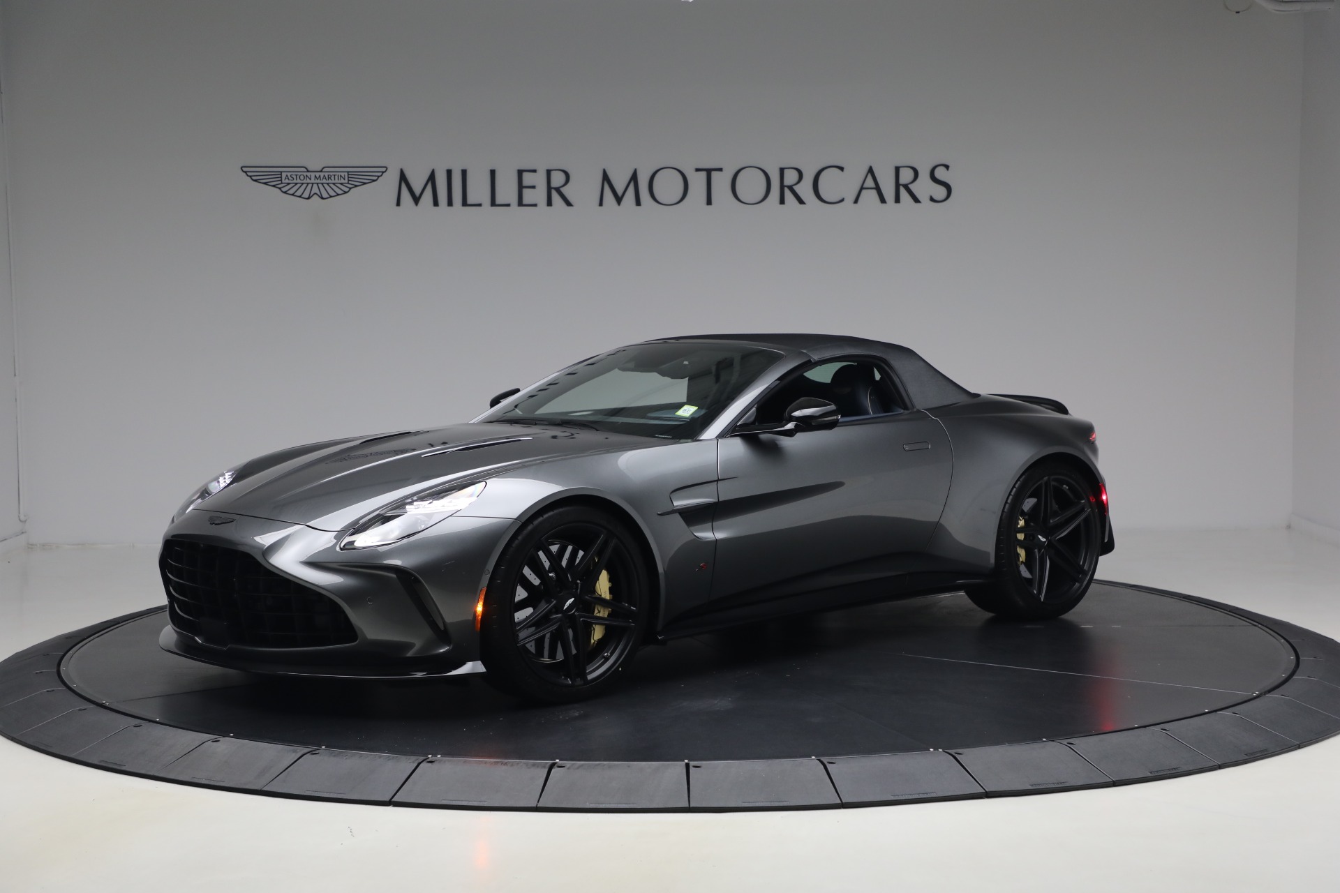 New-2026-Aston-Martin-Vantage-S-Roadster