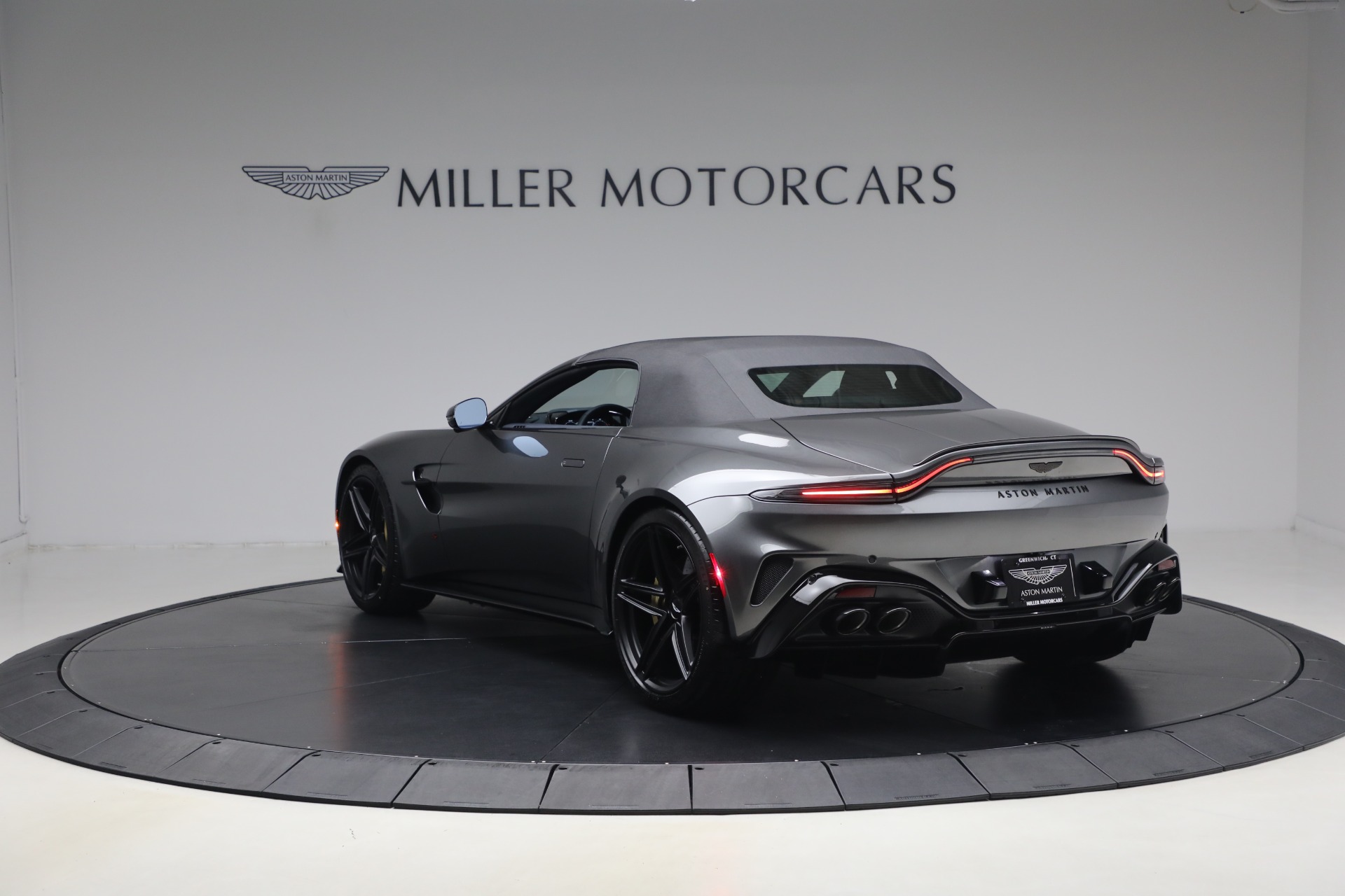 New-2026-Aston-Martin-Vantage-S-Roadster