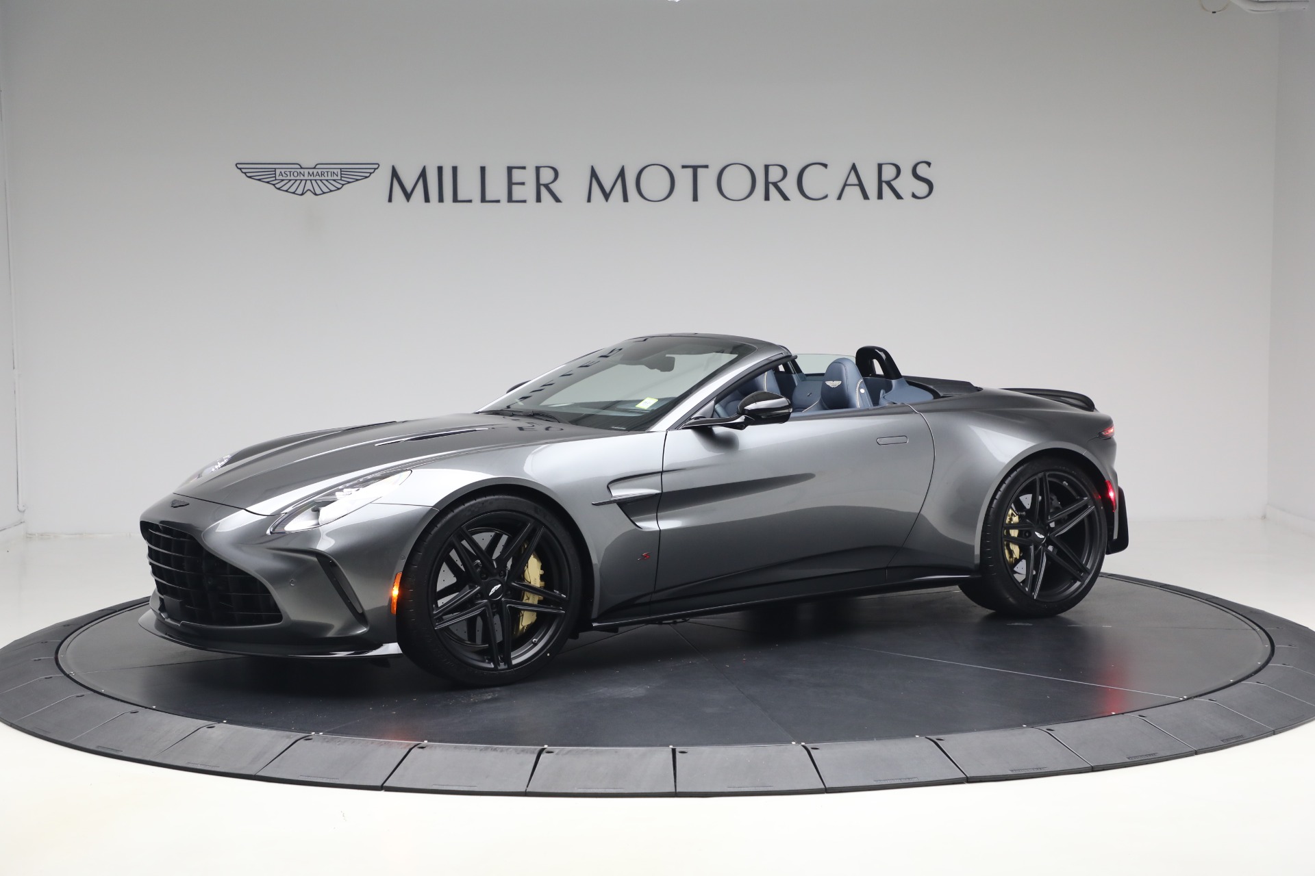 New-2026-Aston-Martin-Vantage-S-Roadster