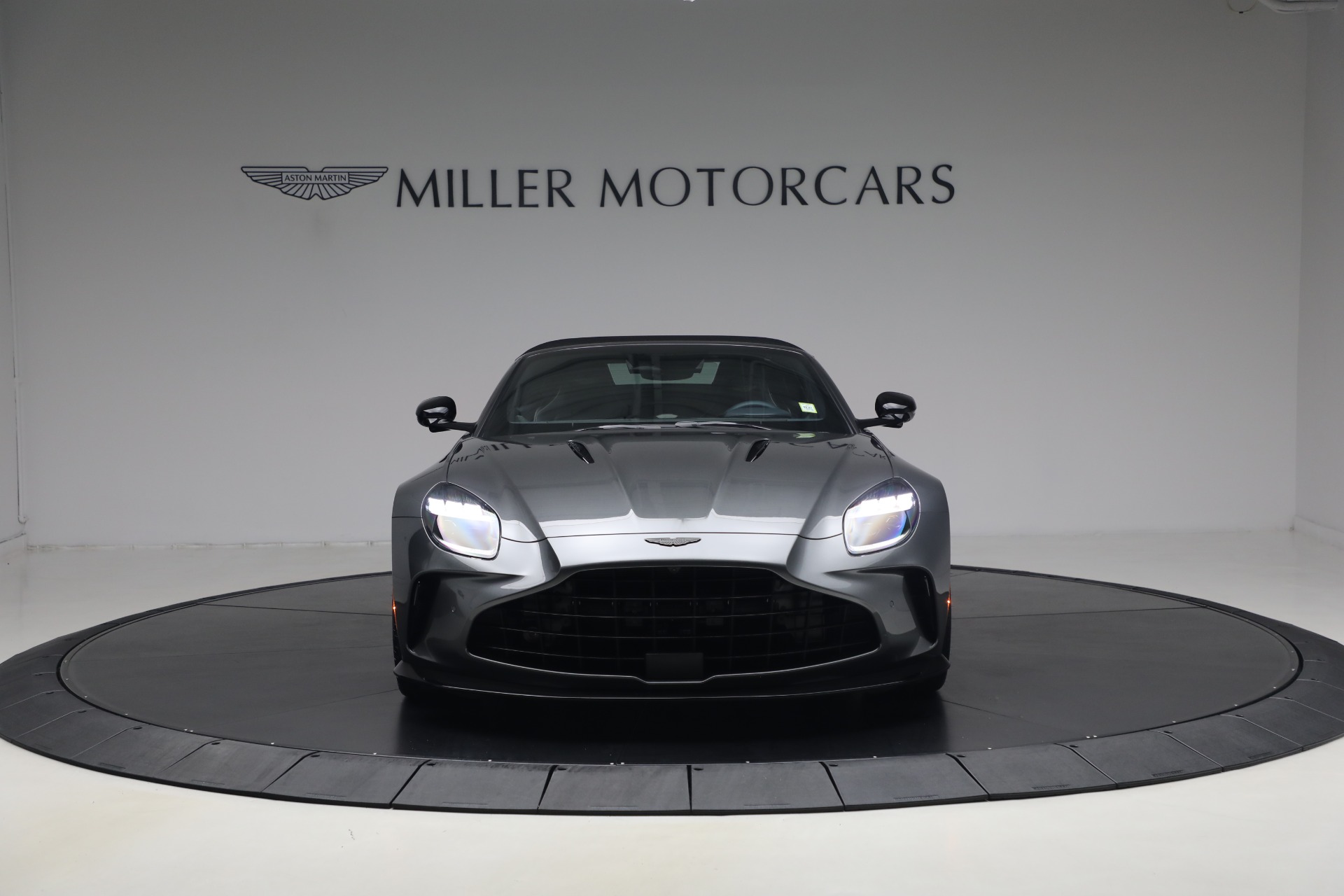 New-2026-Aston-Martin-Vantage-S-Roadster