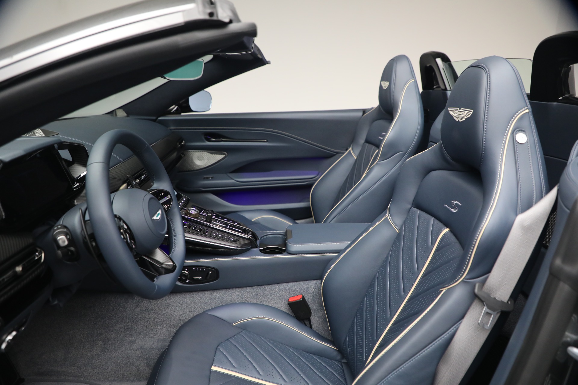 New-2026-Aston-Martin-Vantage-S-Roadster