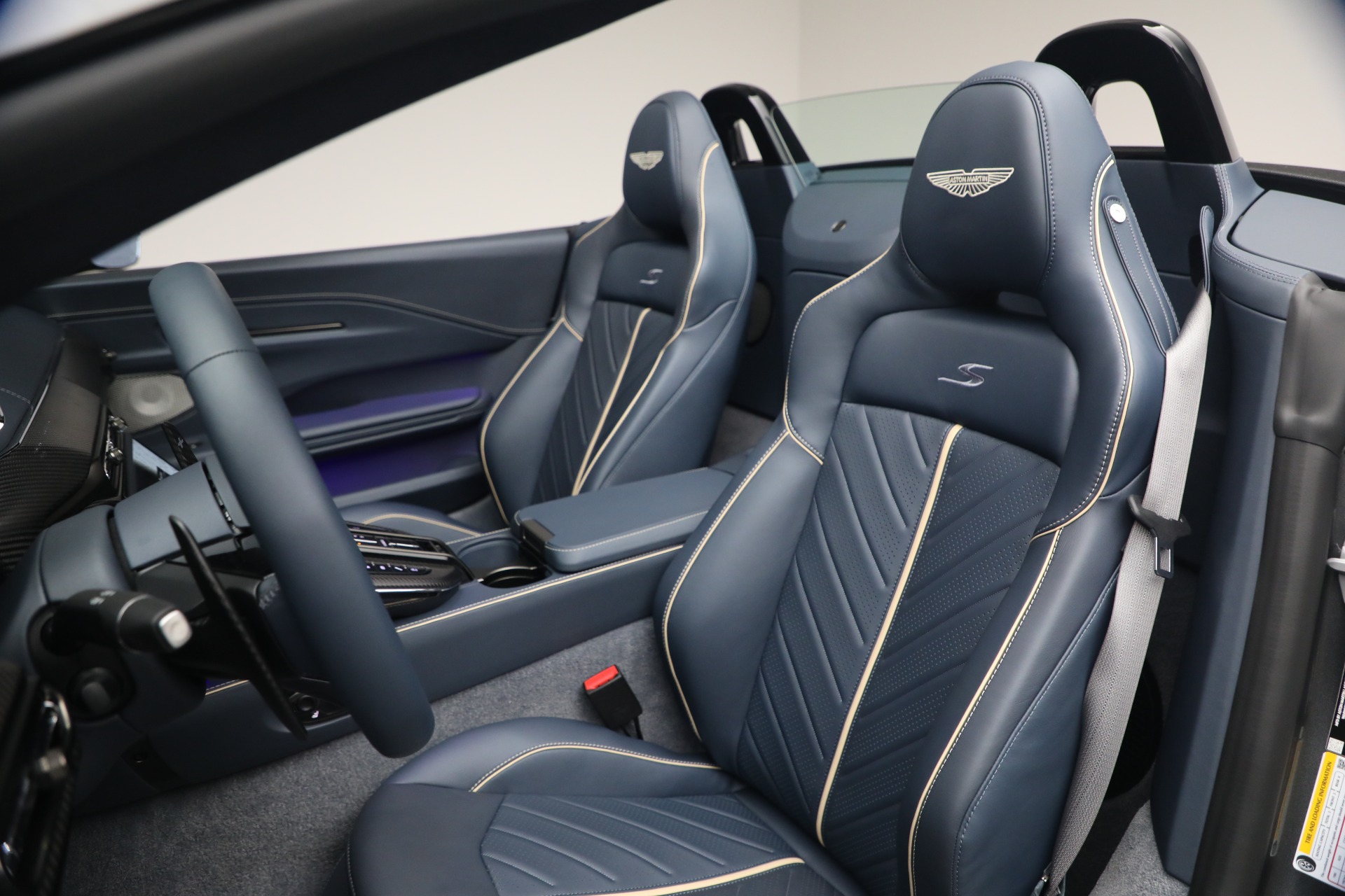 New-2026-Aston-Martin-Vantage-S-Roadster