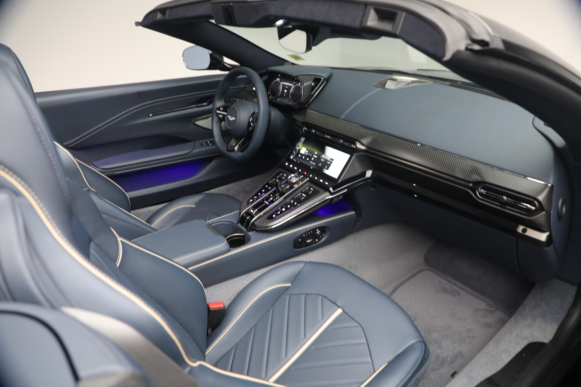 New-2026-Aston-Martin-Vantage-S-Roadster
