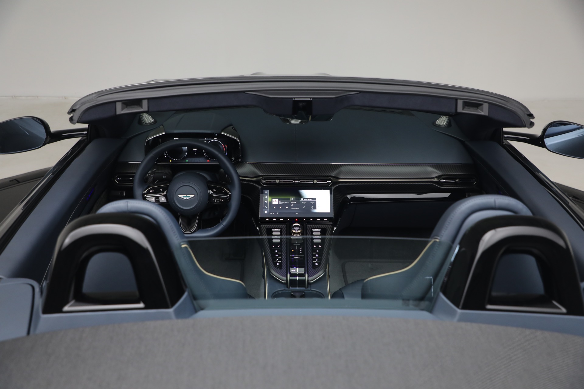 New-2026-Aston-Martin-Vantage-S-Roadster