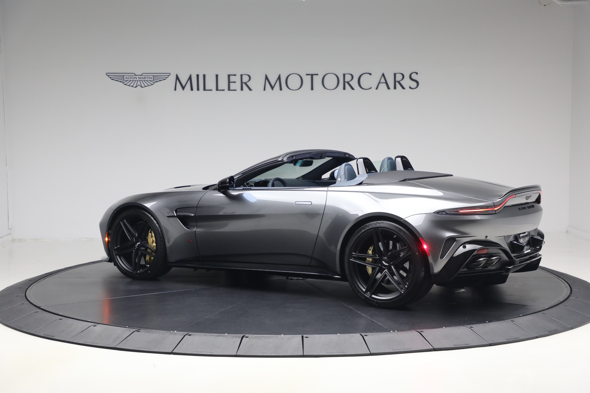 New-2026-Aston-Martin-Vantage-S-Roadster