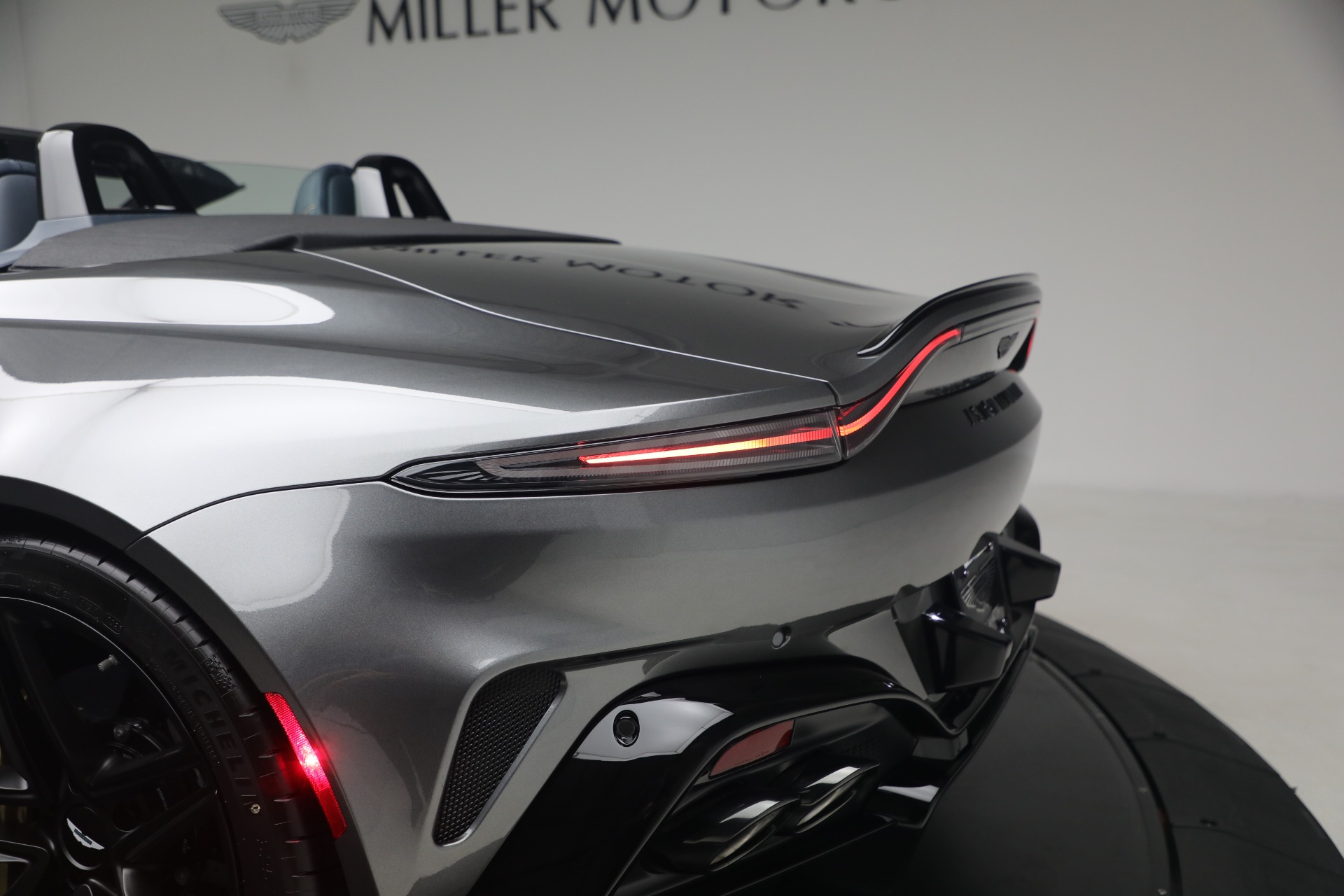 New-2026-Aston-Martin-Vantage-S-Roadster