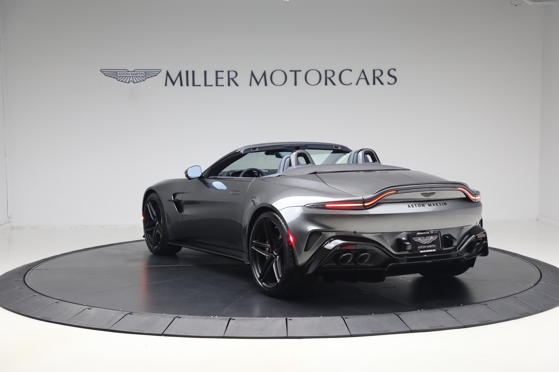 New-2026-Aston-Martin-Vantage-S-Roadster
