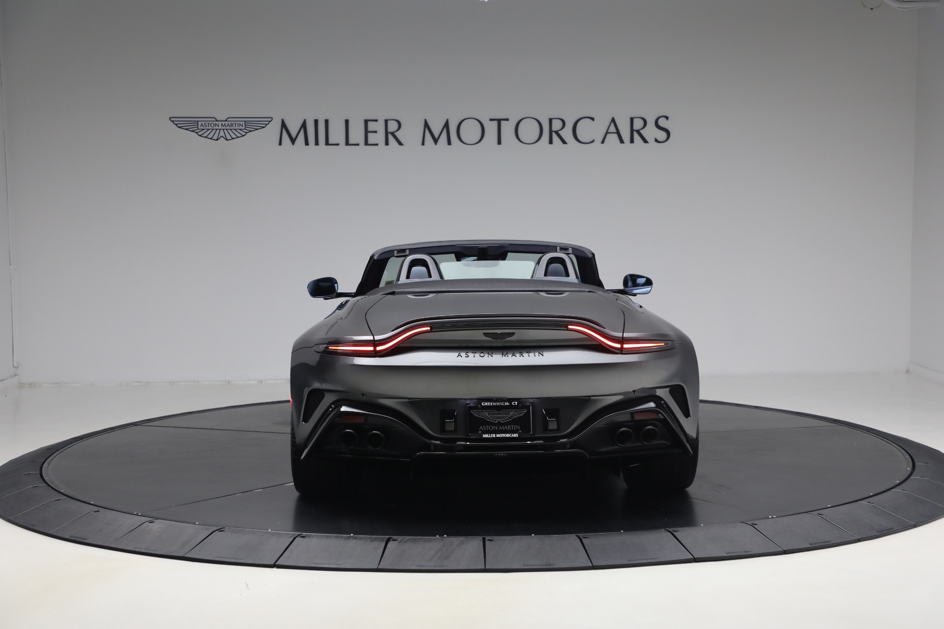 New-2026-Aston-Martin-Vantage-S-Roadster