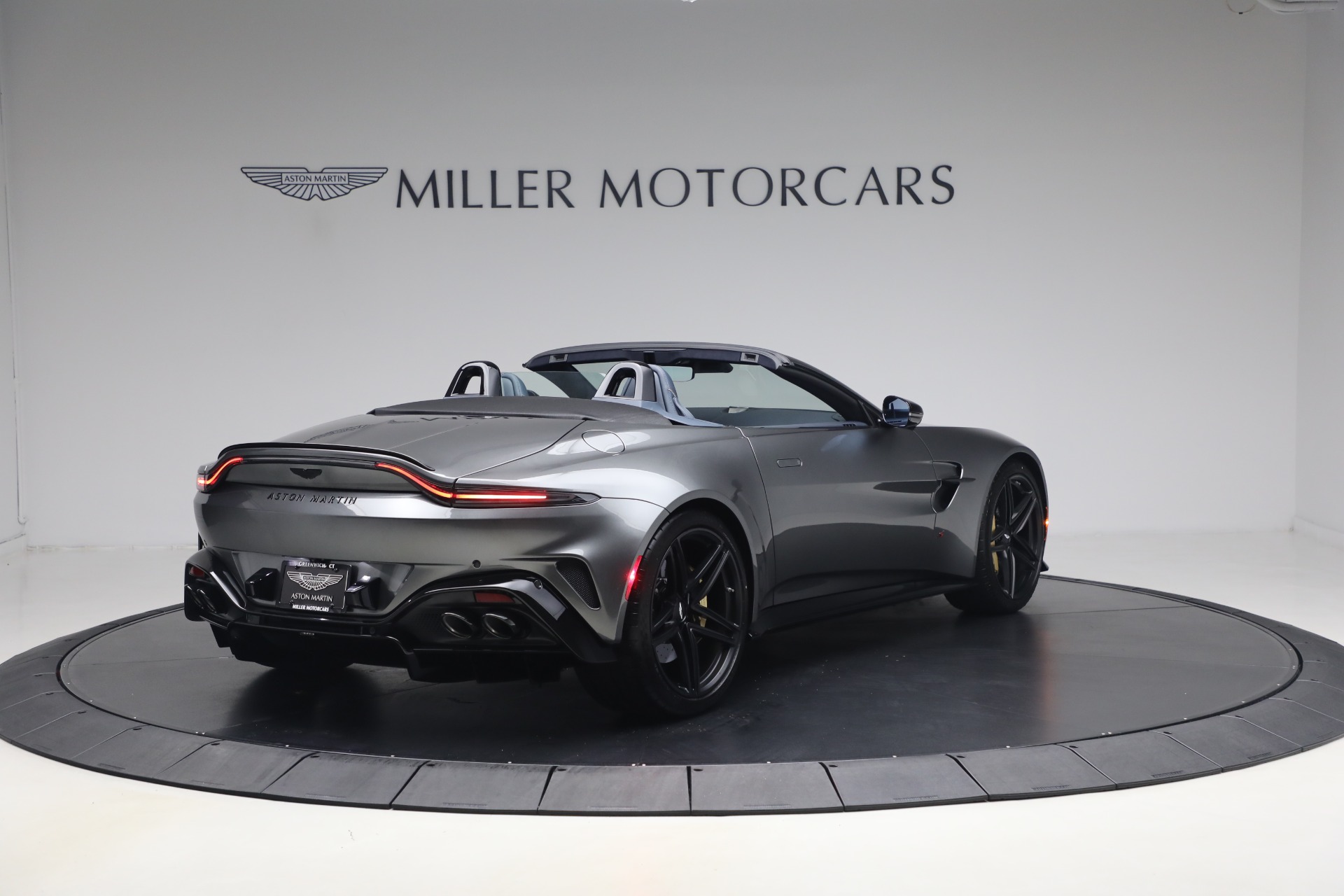 New-2026-Aston-Martin-Vantage-S-Roadster