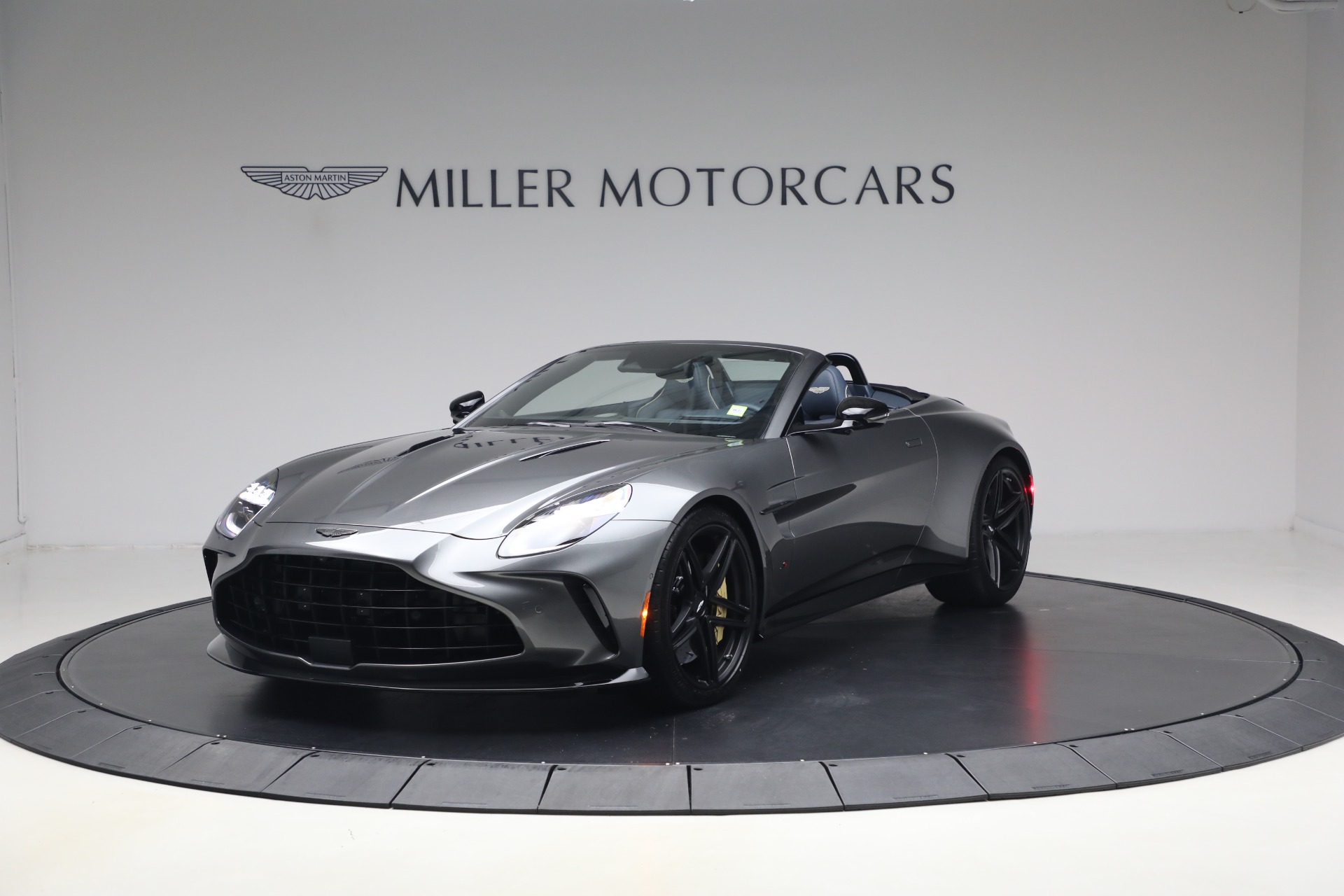 New-2026-Aston-Martin-Vantage-S-Roadster