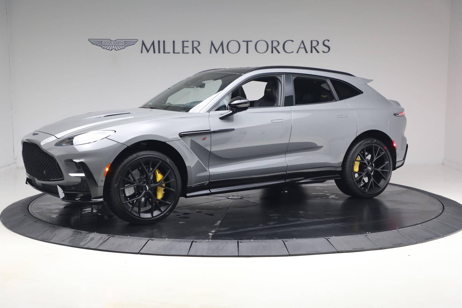 Used-2026-Aston-Martin-DBX-S