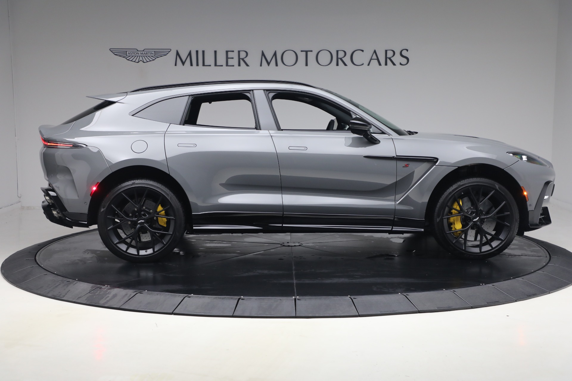 Used-2026-Aston-Martin-DBX-S