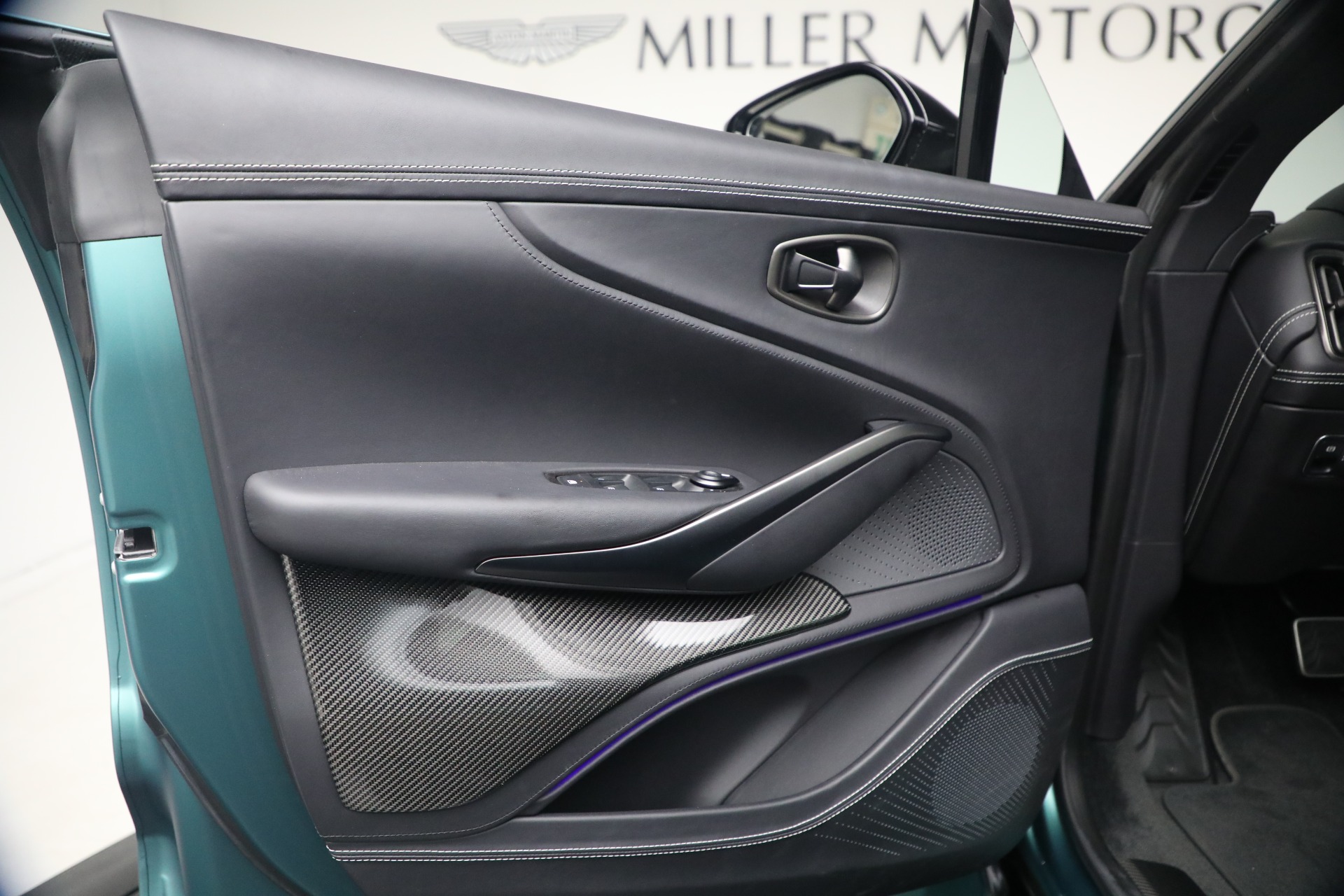 Used-2023-Aston-Martin-DBX-707