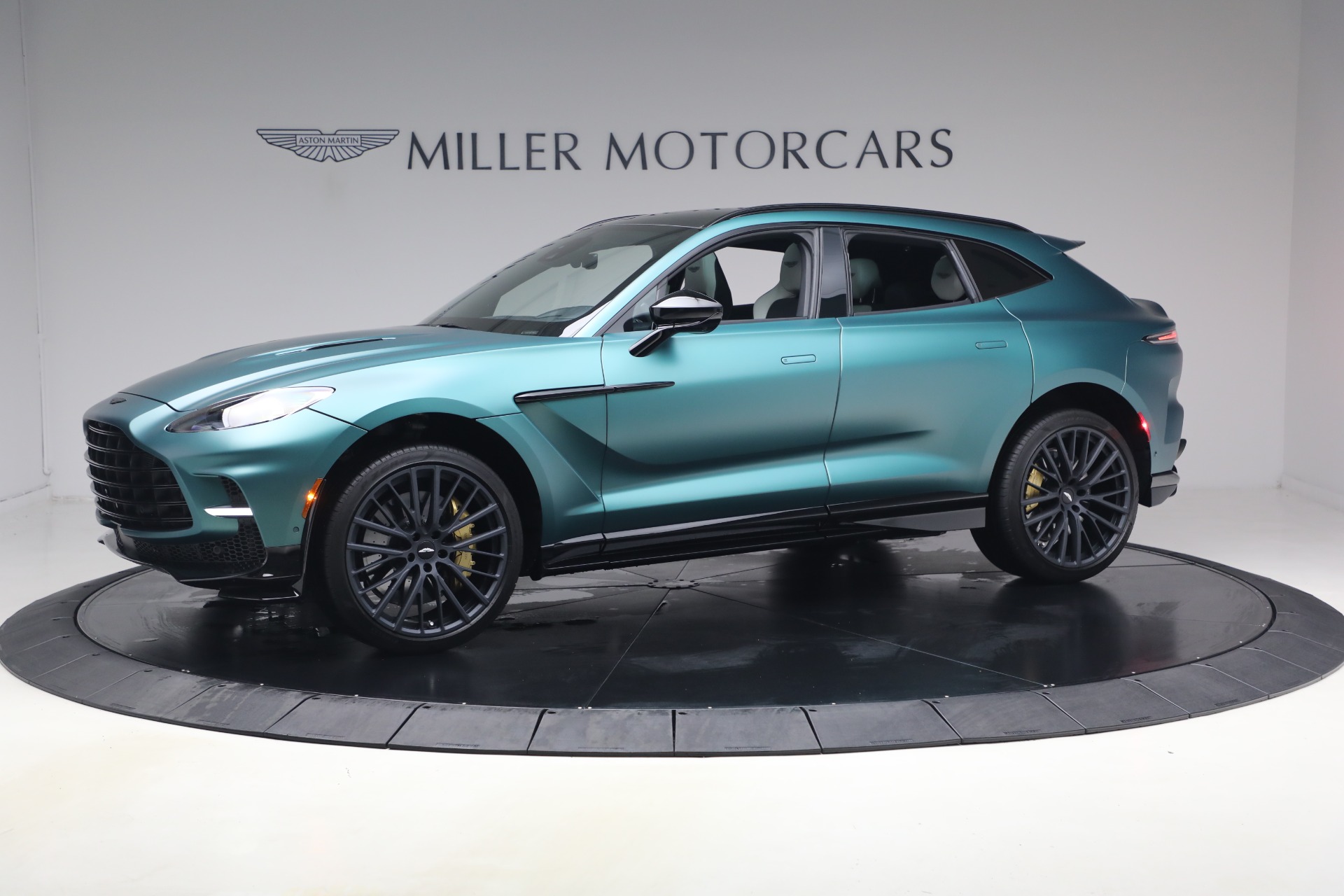 Used-2023-Aston-Martin-DBX-707