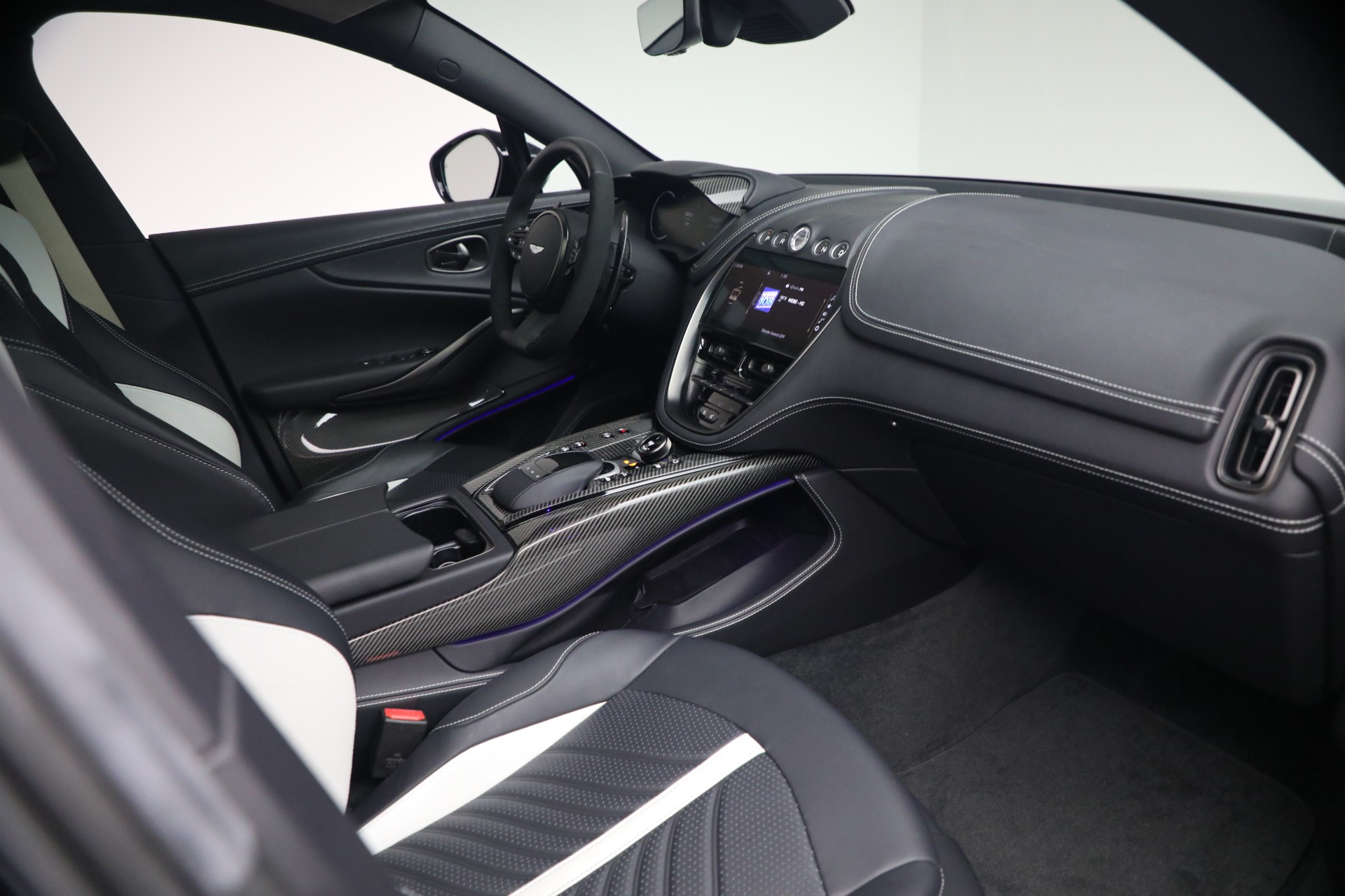 Used-2023-Aston-Martin-DBX-707