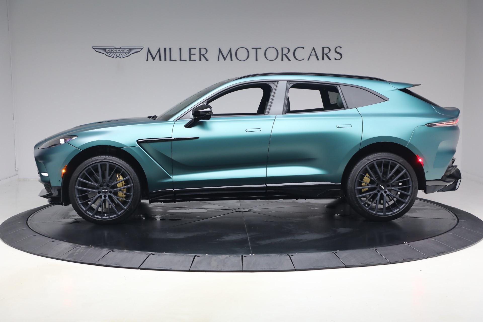 Used-2023-Aston-Martin-DBX-707