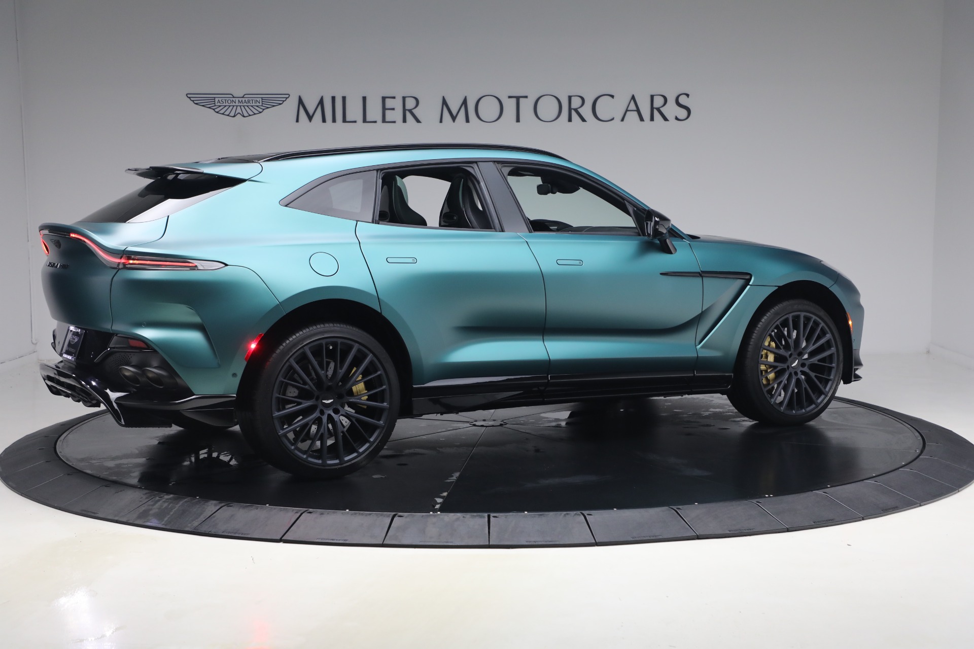 Used-2023-Aston-Martin-DBX-707