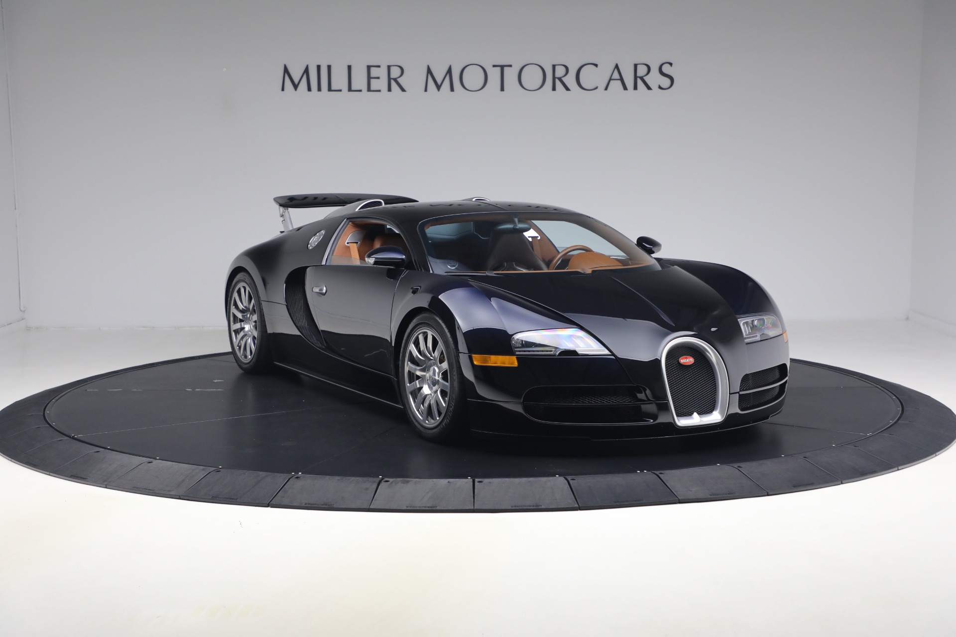 Used-2006-Bugatti-Veyron-164