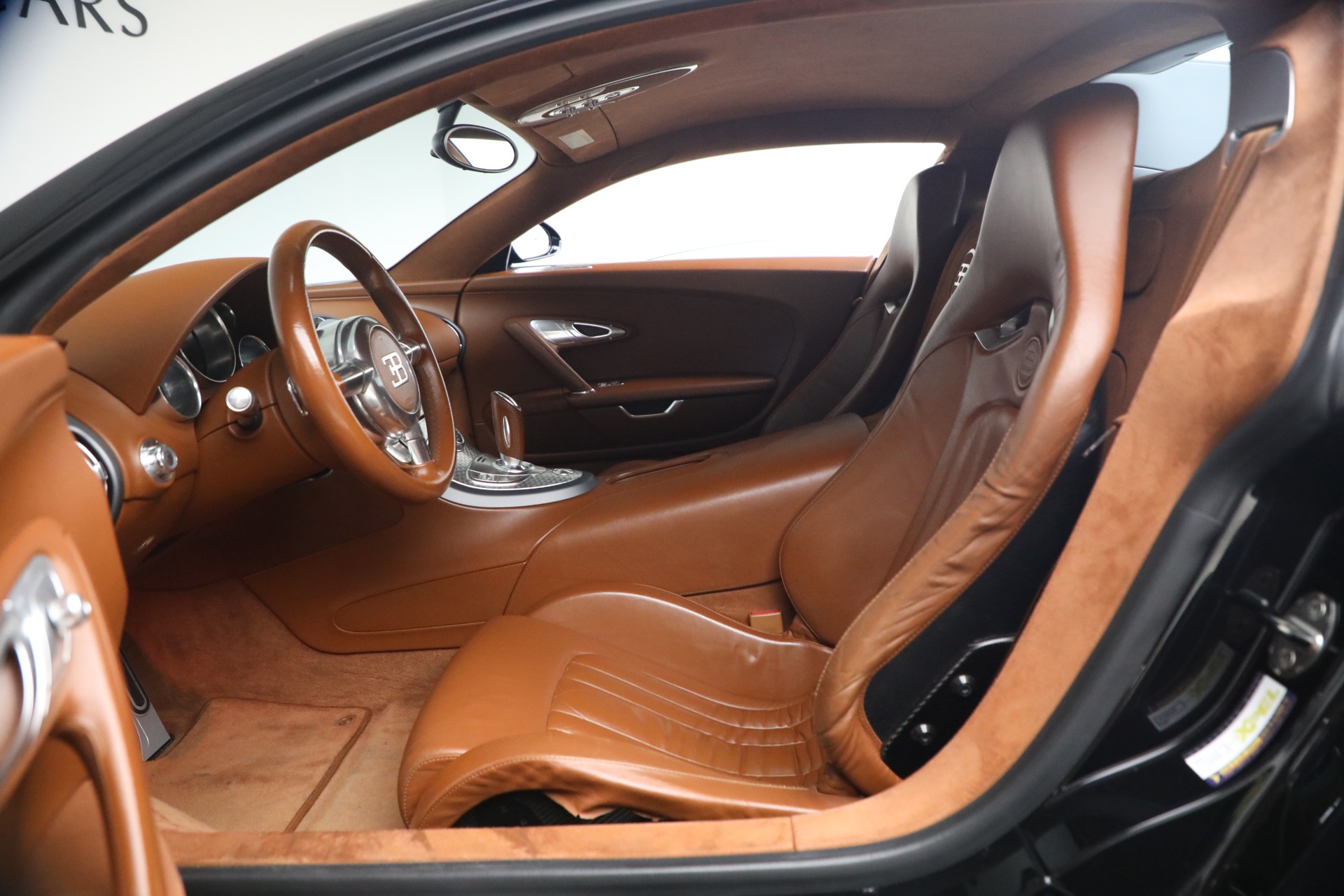 Used-2006-Bugatti-Veyron-164