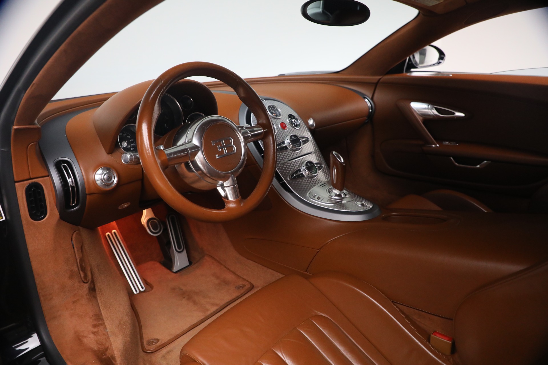 Used-2006-Bugatti-Veyron-164
