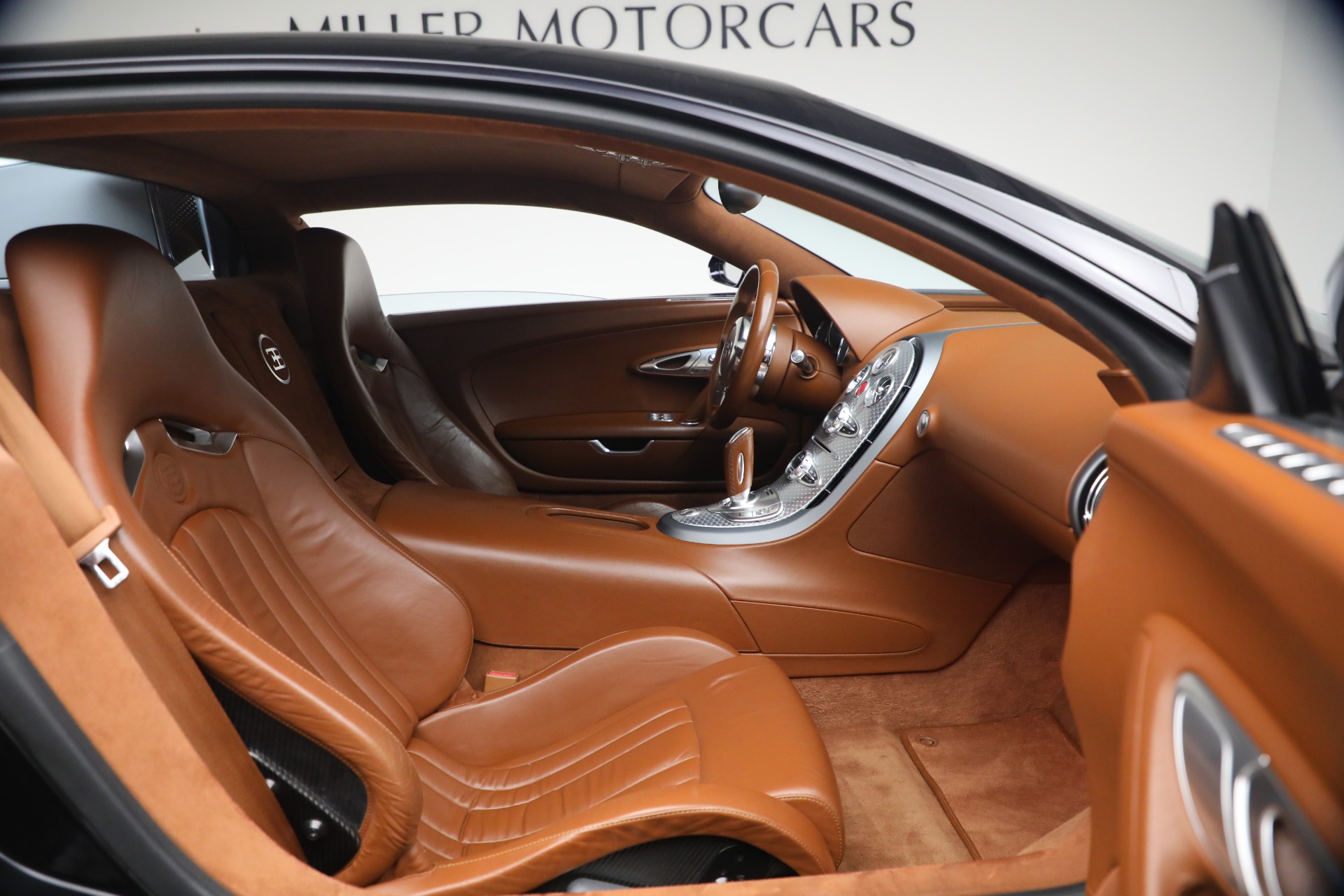 Used-2006-Bugatti-Veyron-164