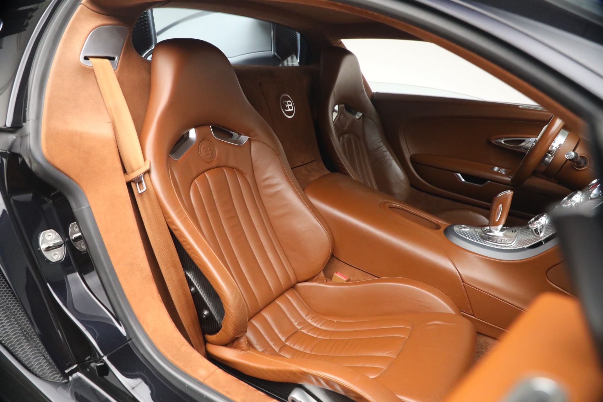 Used-2006-Bugatti-Veyron-164