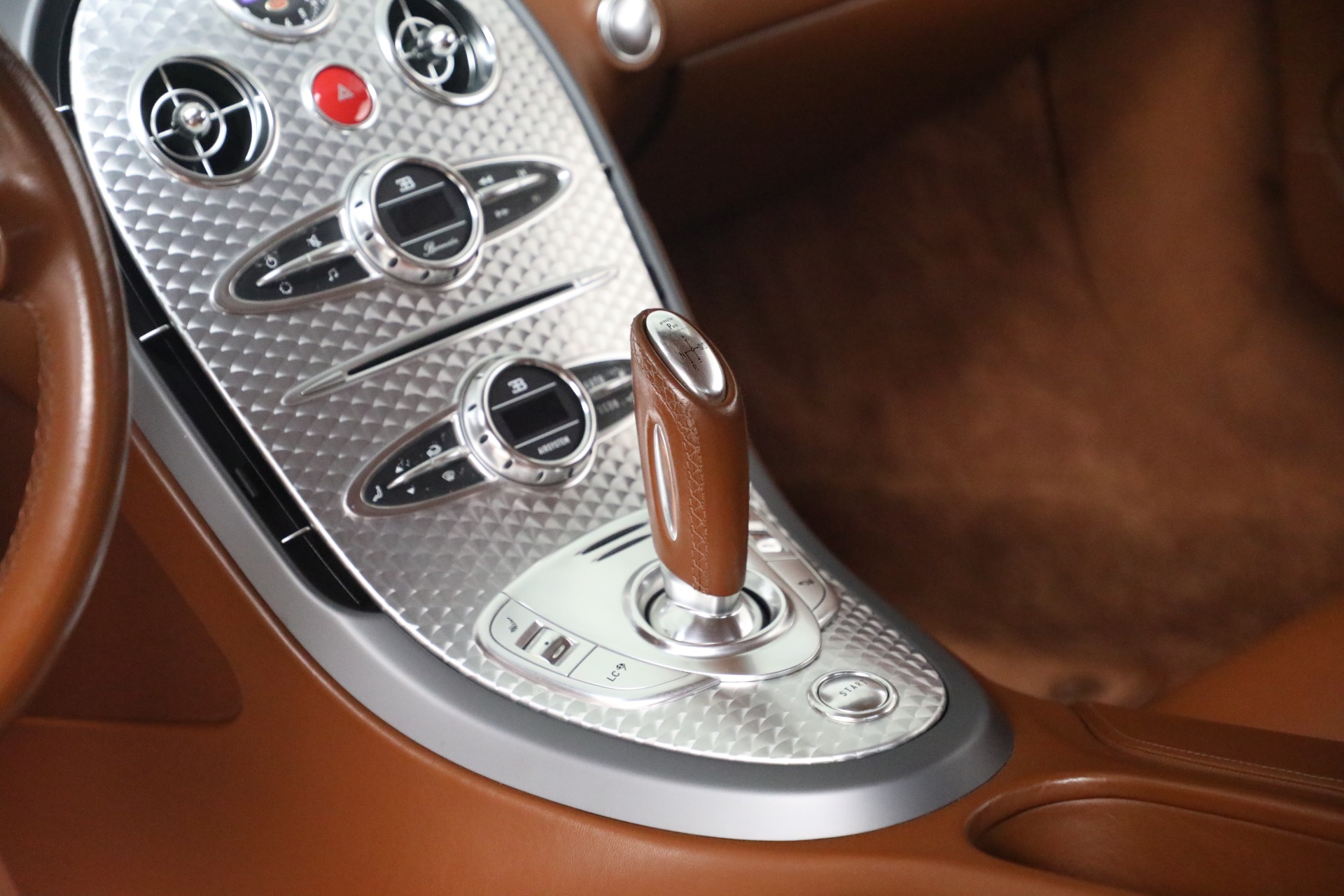 Used-2006-Bugatti-Veyron-164
