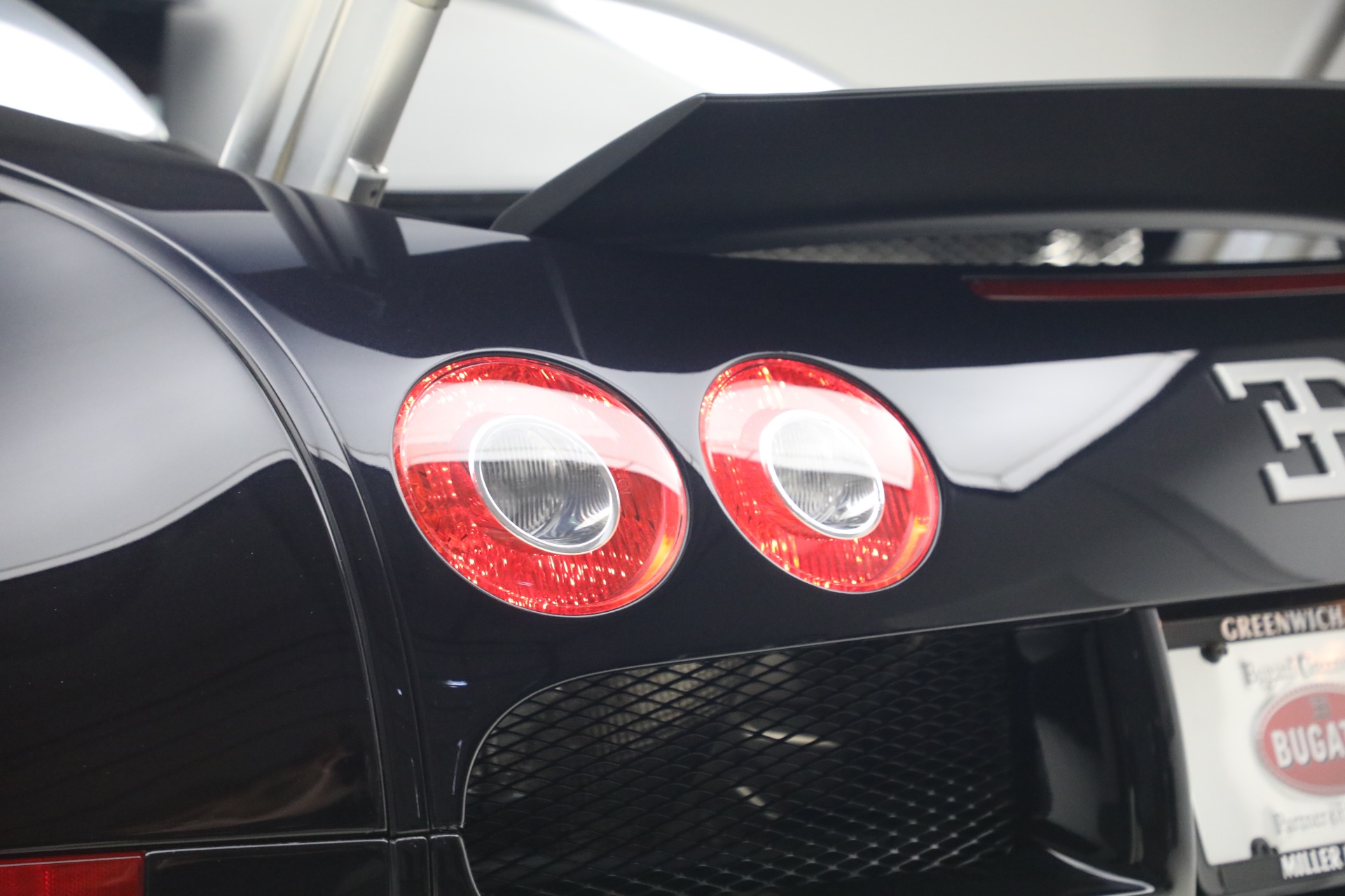 Used-2006-Bugatti-Veyron-164