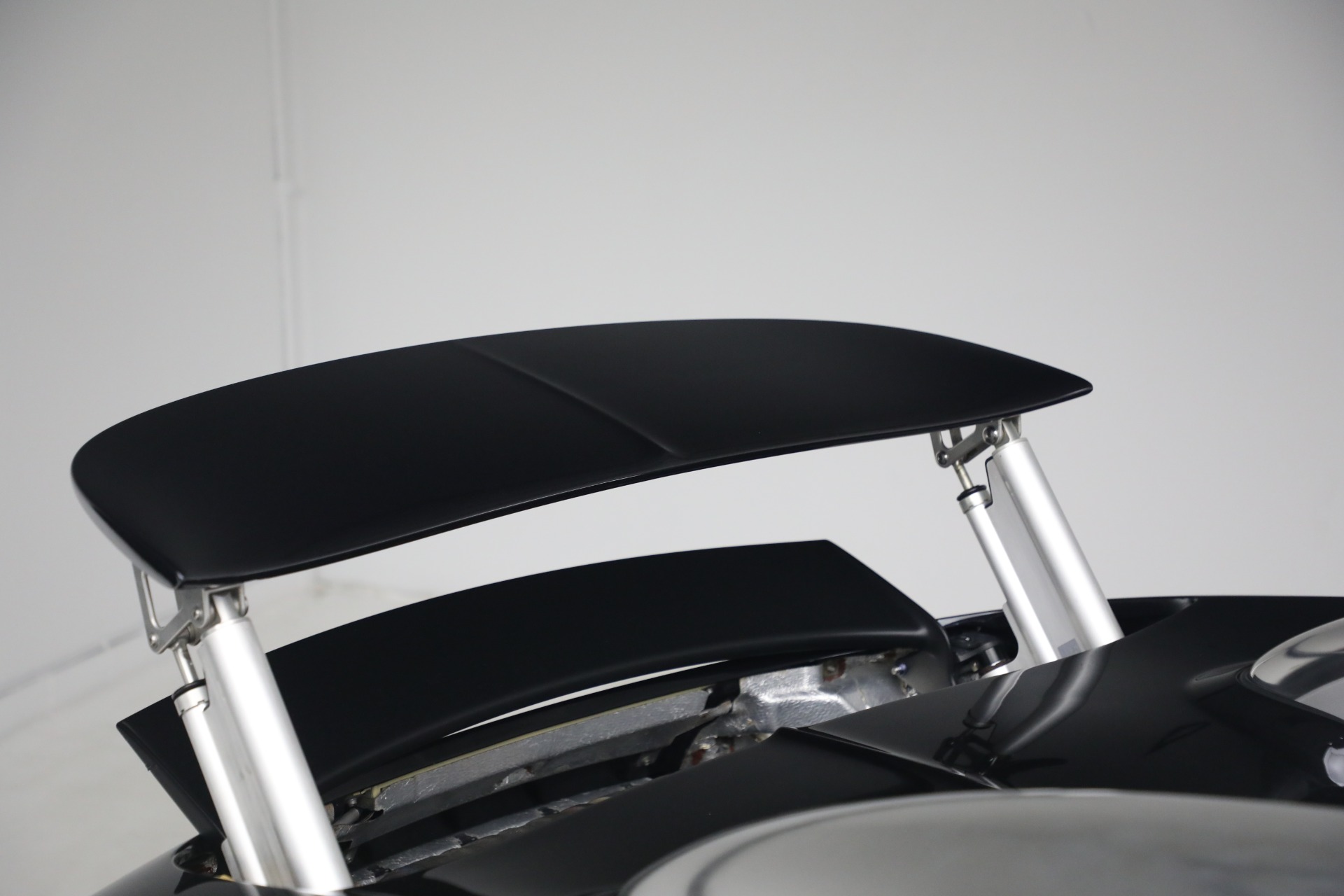 Used-2006-Bugatti-Veyron-164