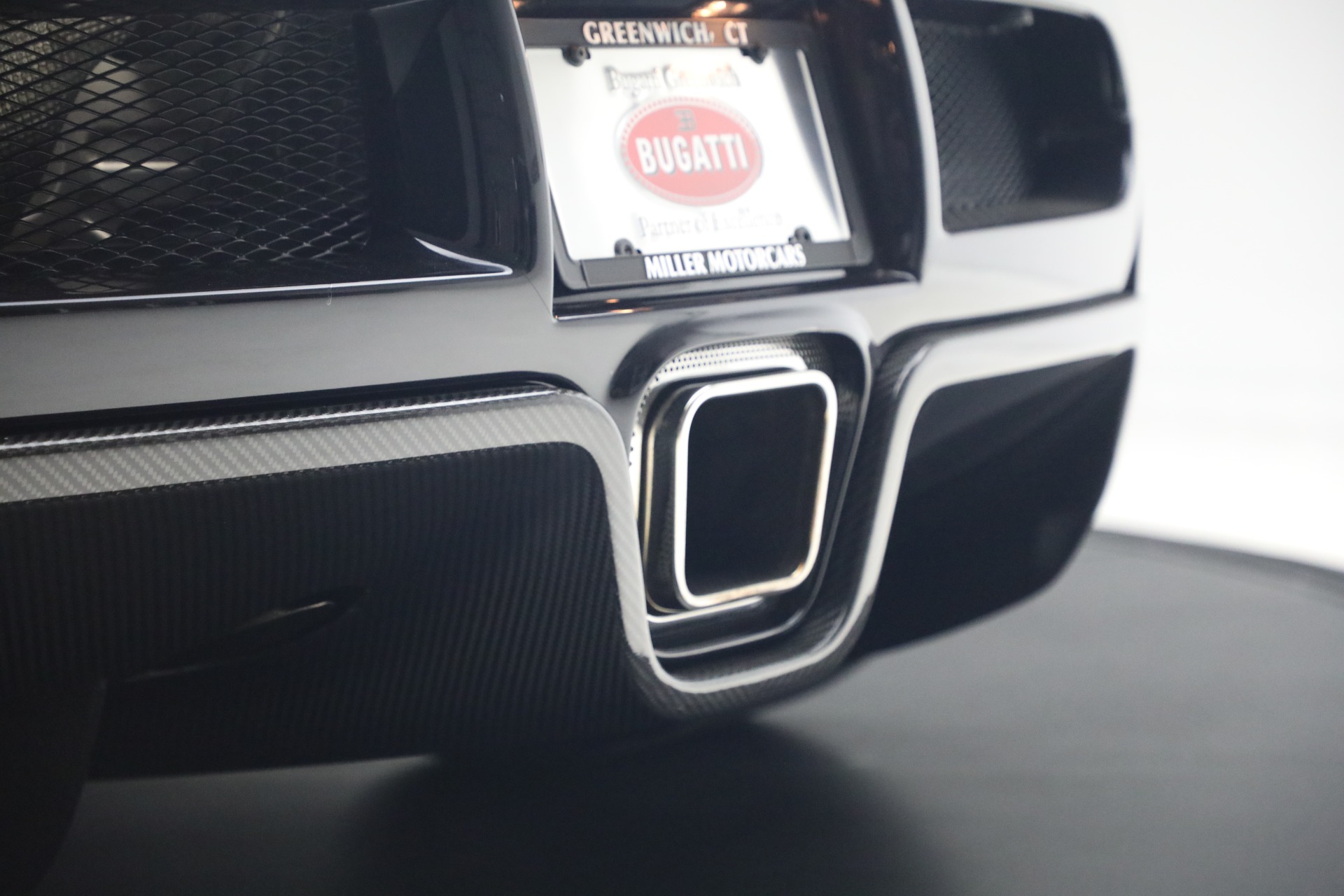 Used-2006-Bugatti-Veyron-164