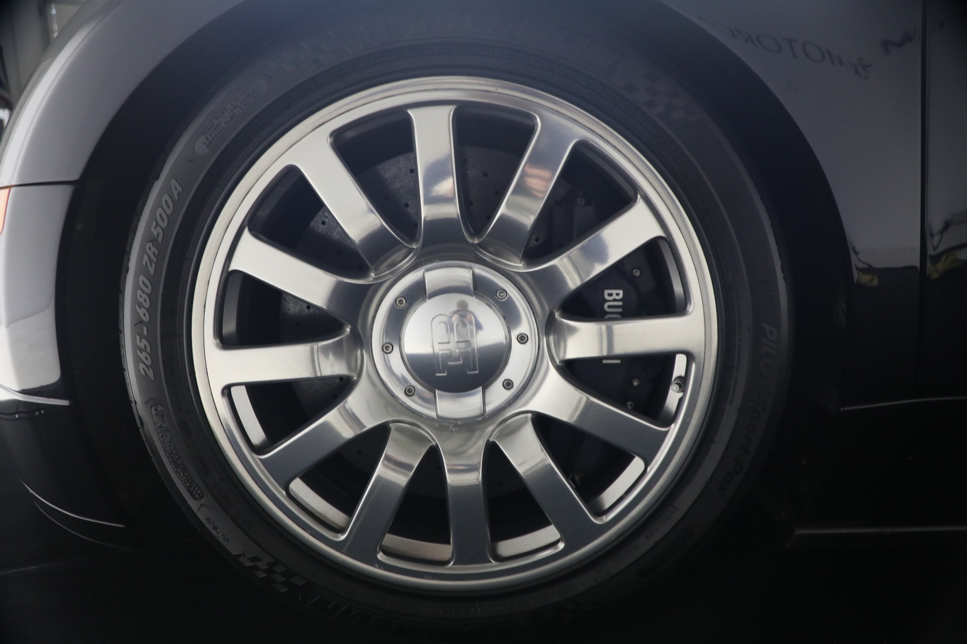 Used-2006-Bugatti-Veyron-164
