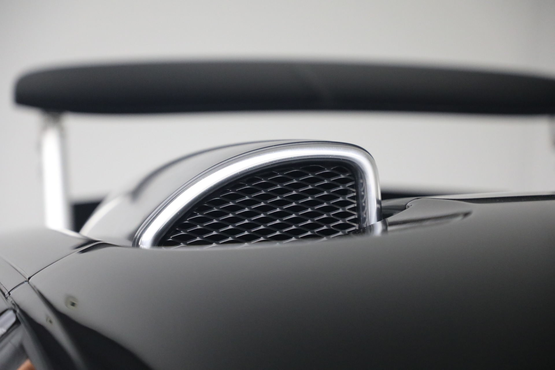 Used-2006-Bugatti-Veyron-164
