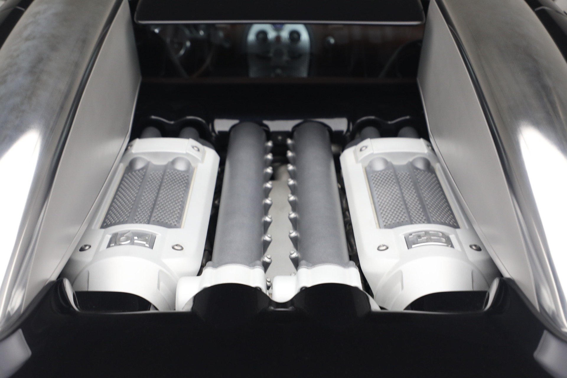 Used-2006-Bugatti-Veyron-164