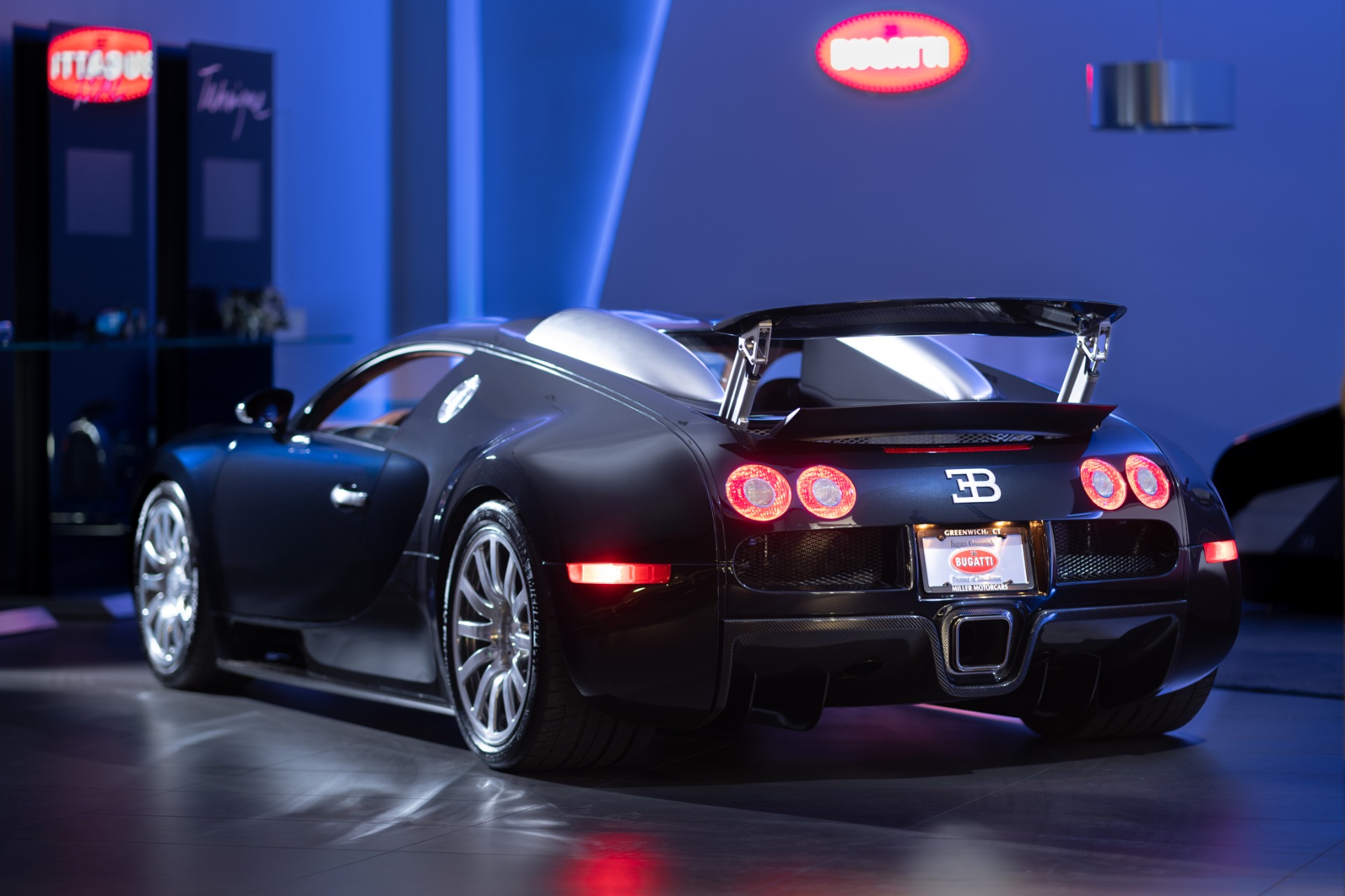 Used-2006-Bugatti-Veyron-164