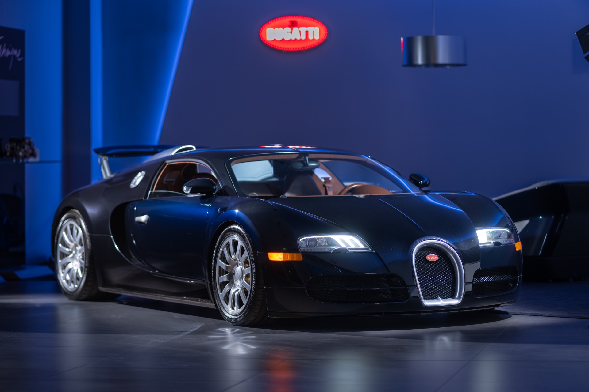 Used-2006-Bugatti-Veyron-164
