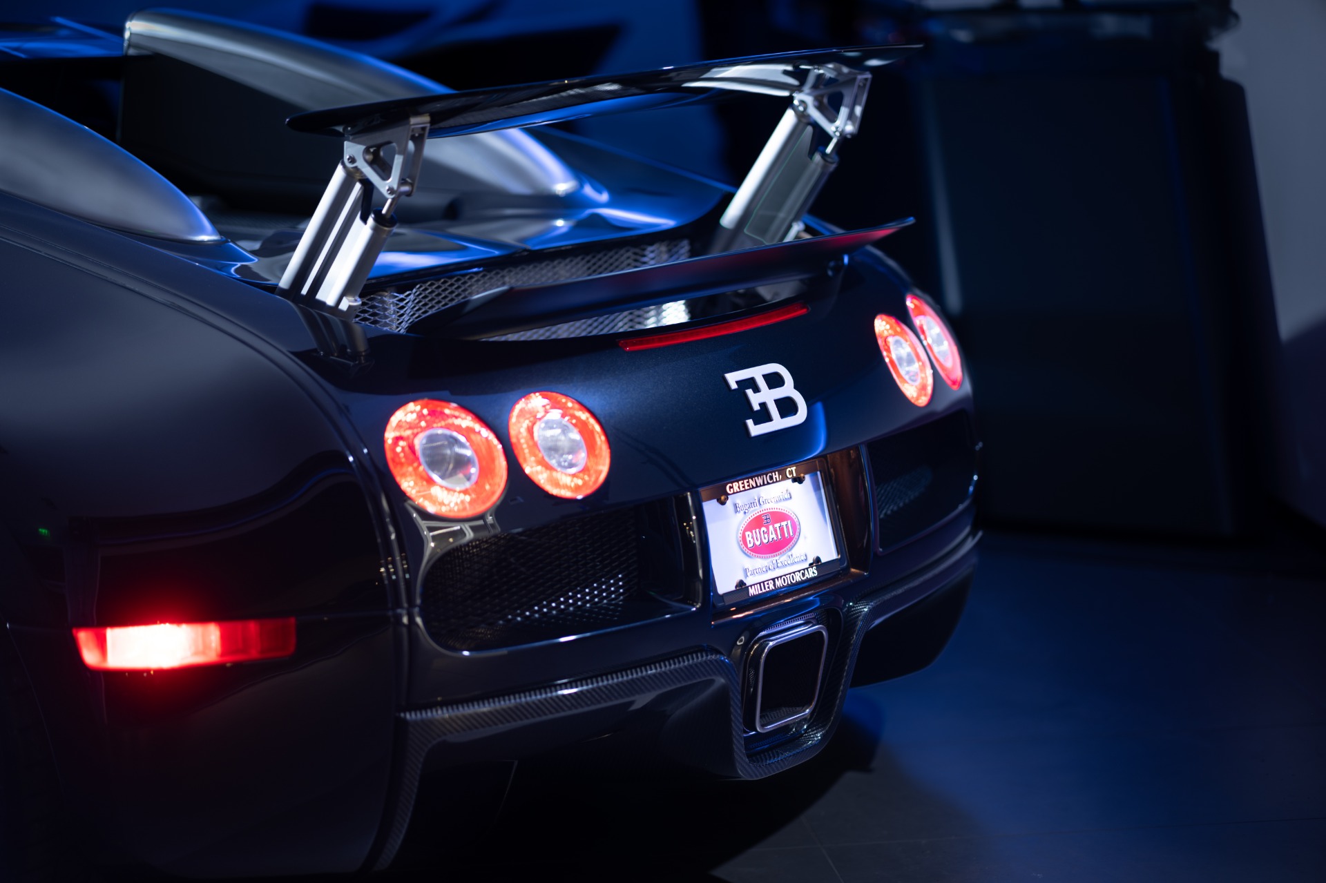 Used-2006-Bugatti-Veyron-164