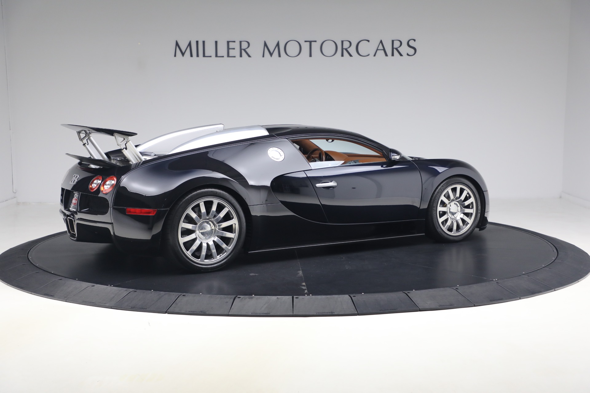 Used-2006-Bugatti-Veyron-164