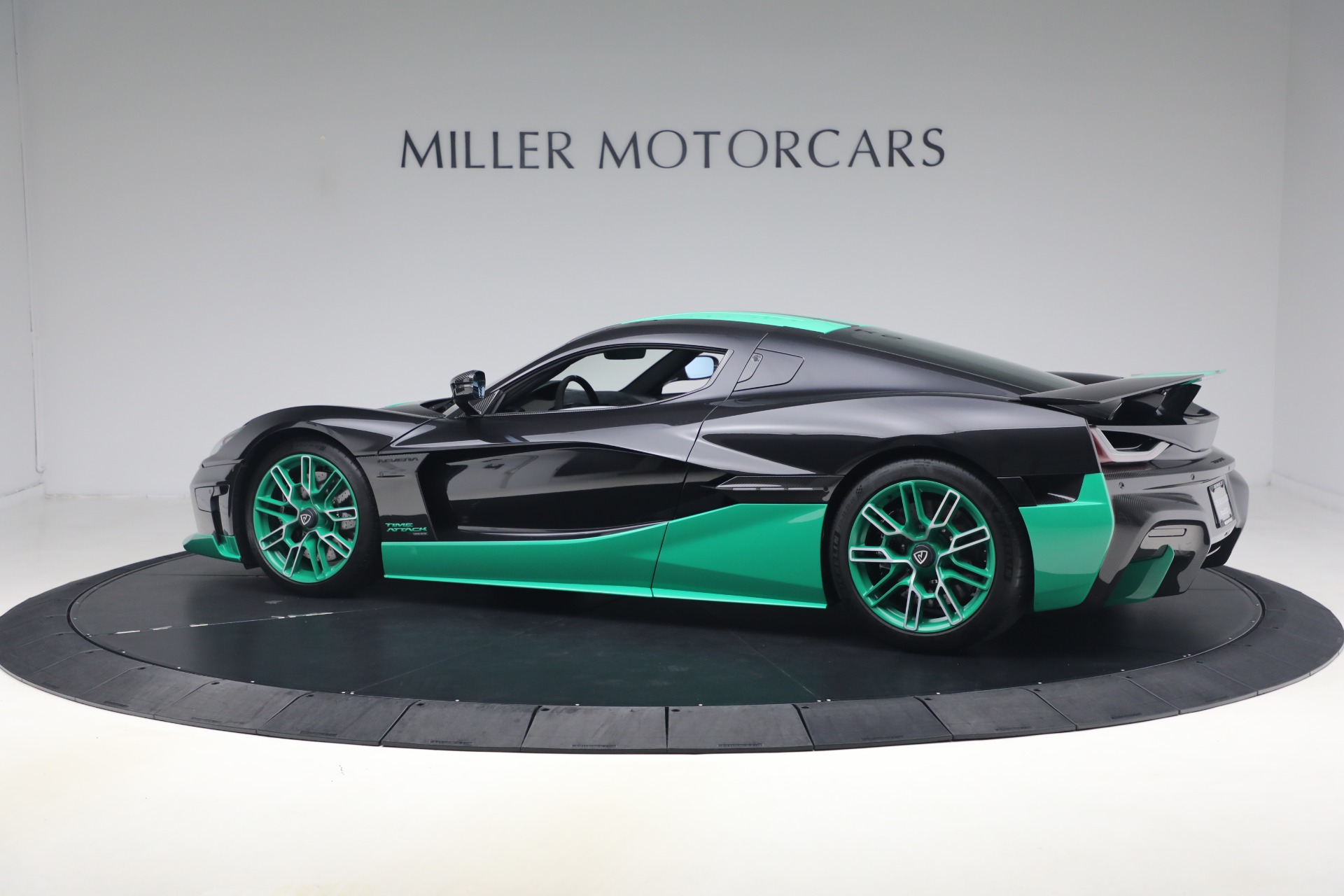 Used-2023-Rimac-Nevera-Time-Attack