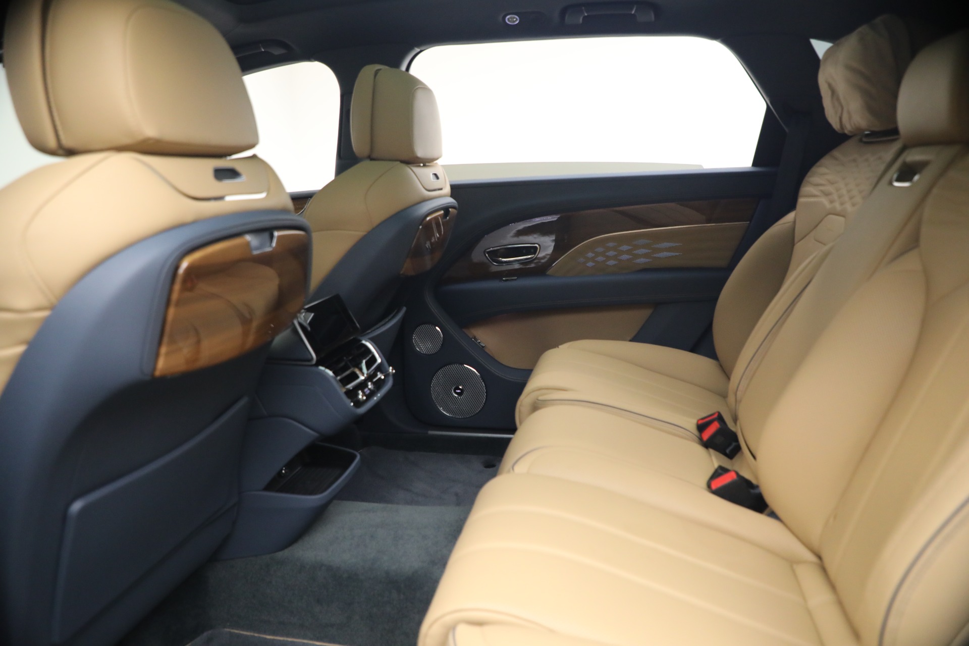 Used-2026-Bentley-Bentayga-EWB-Azure-V8